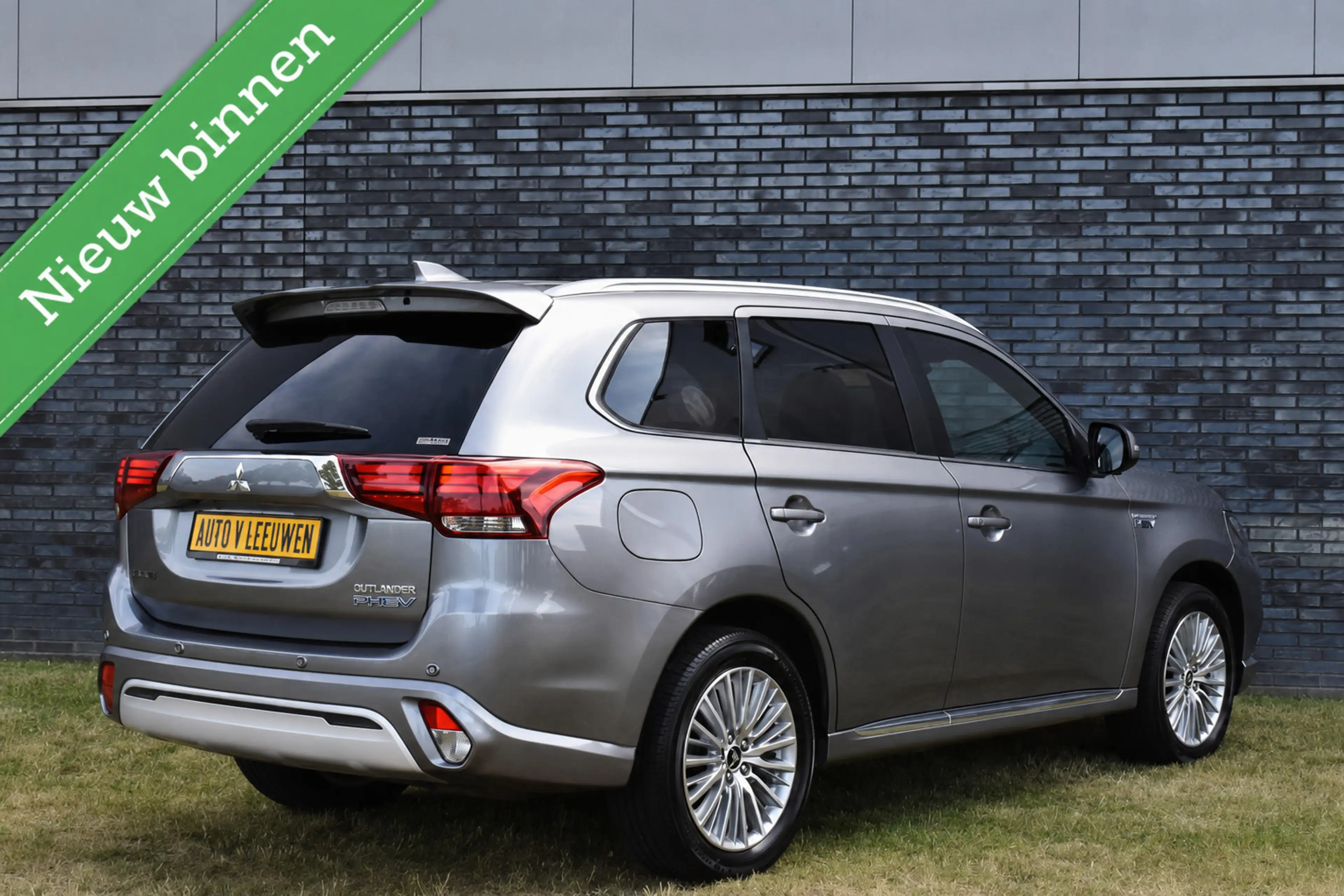 Mitsubishi Outlander 2.4 PHEV Diamand Edition LEDER VOL! 360º/PANORAMAD — photo 4