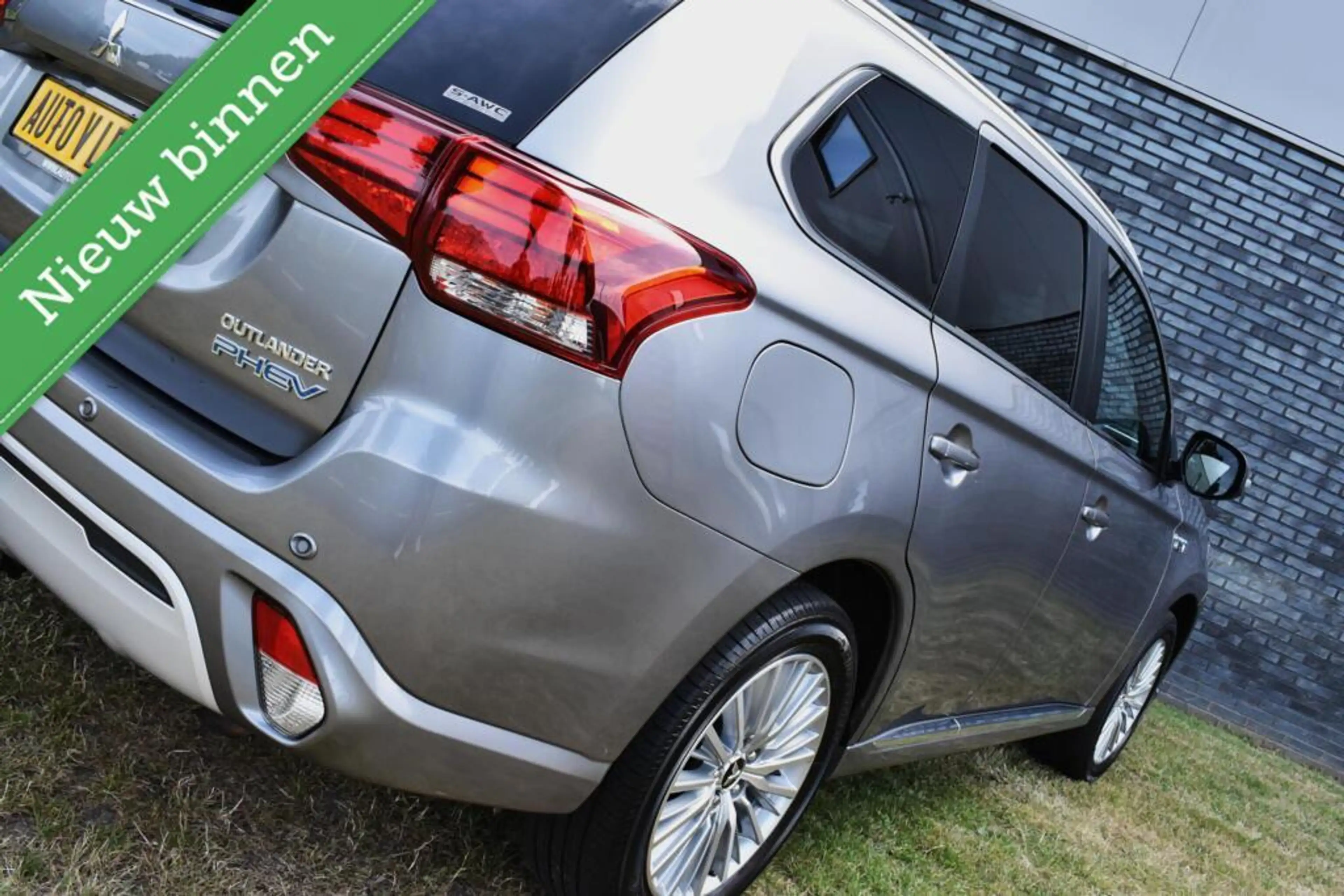 Mitsubishi Outlander 2.4 PHEV Diamand Edition LEDER VOL! 360º/PANORAMAD — photo 33