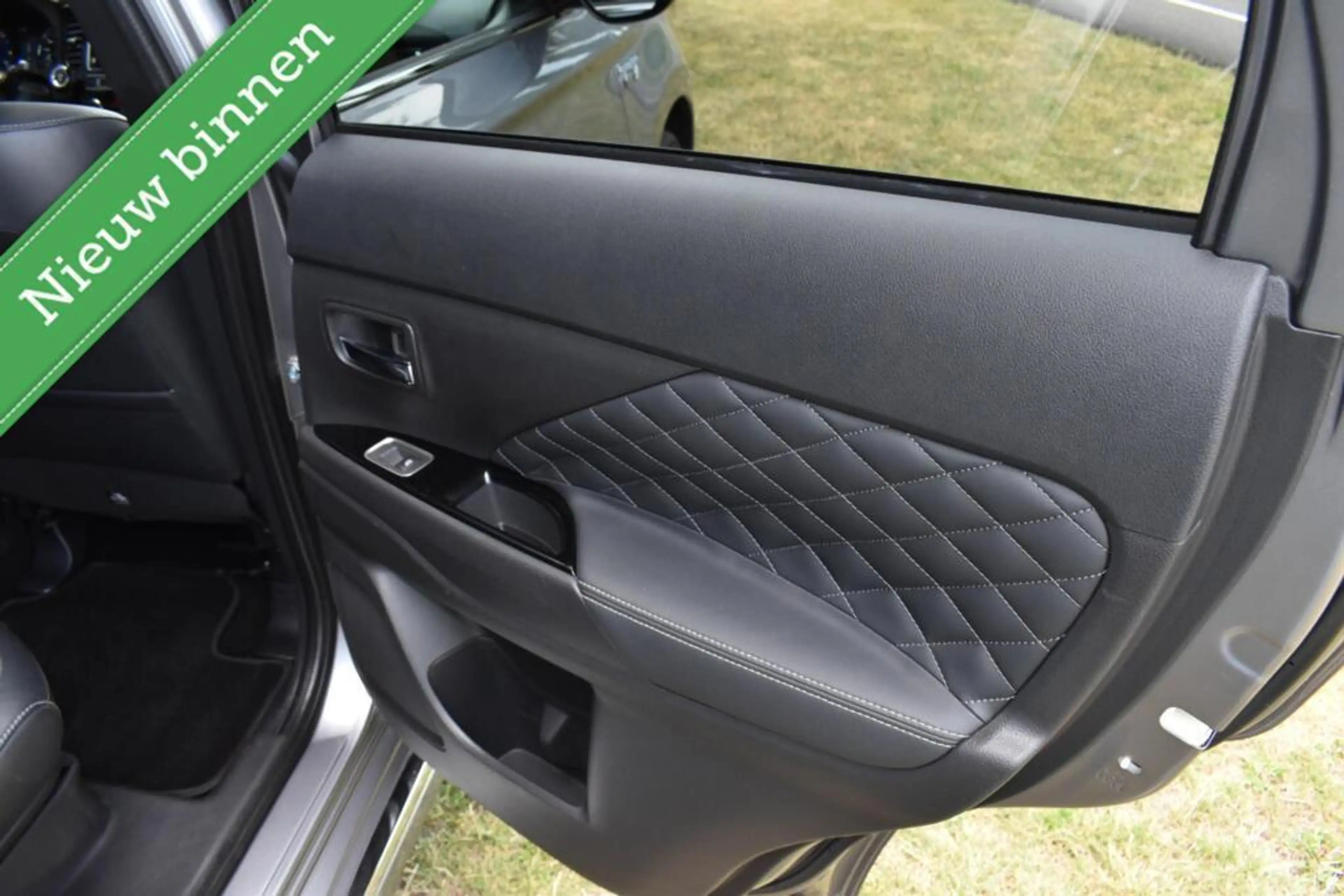 Mitsubishi Outlander 2.4 PHEV Diamand Edition LEDER VOL! 360º/PANORAMAD — photo 37