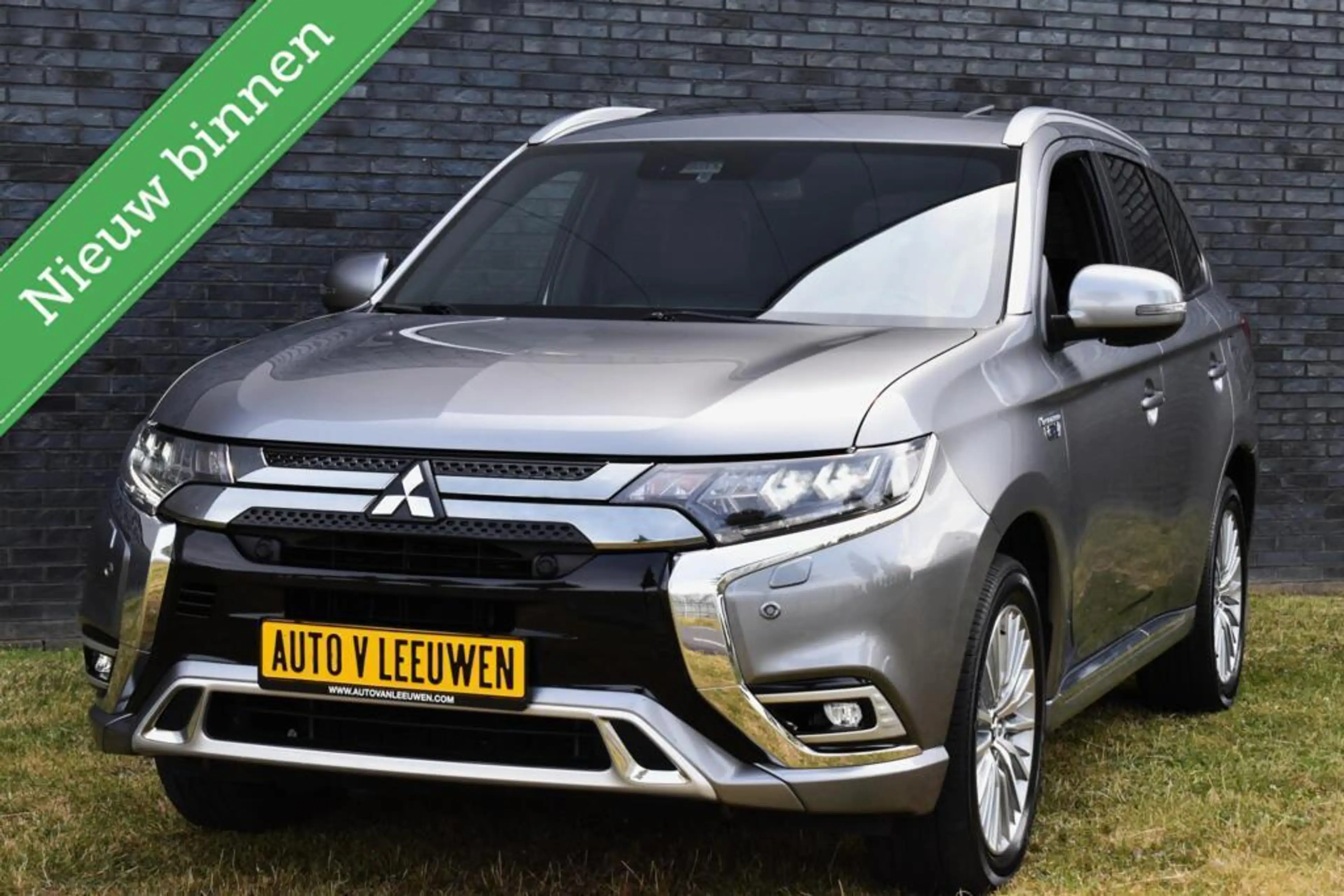 Mitsubishi Outlander 2.4 PHEV Diamand Edition LEDER VOL! 360º/PANORAMAD — photo 3