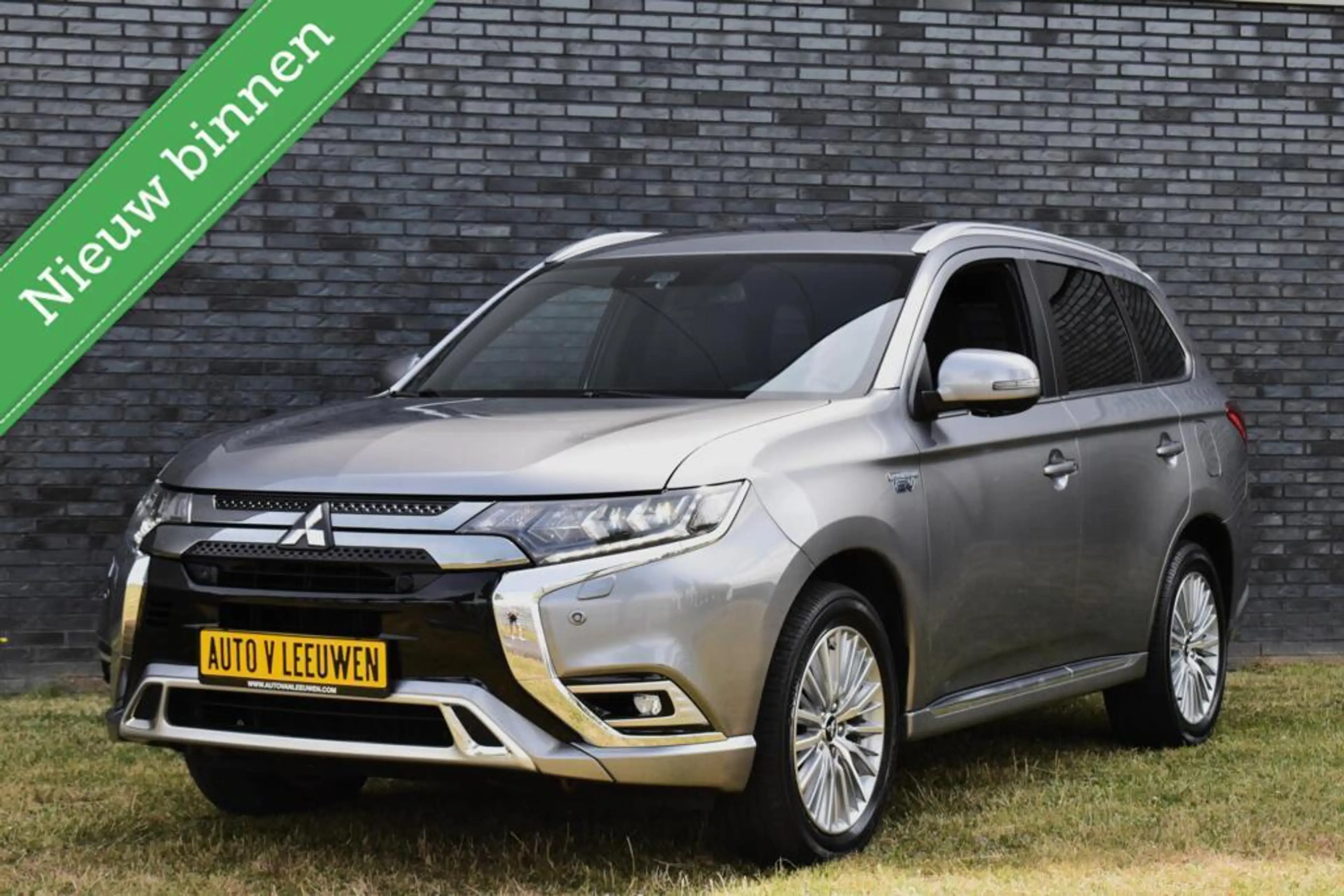 Mitsubishi Outlander 2.4 PHEV Diamand Edition LEDER VOL! 360º/PANORAMAD — photo 34
