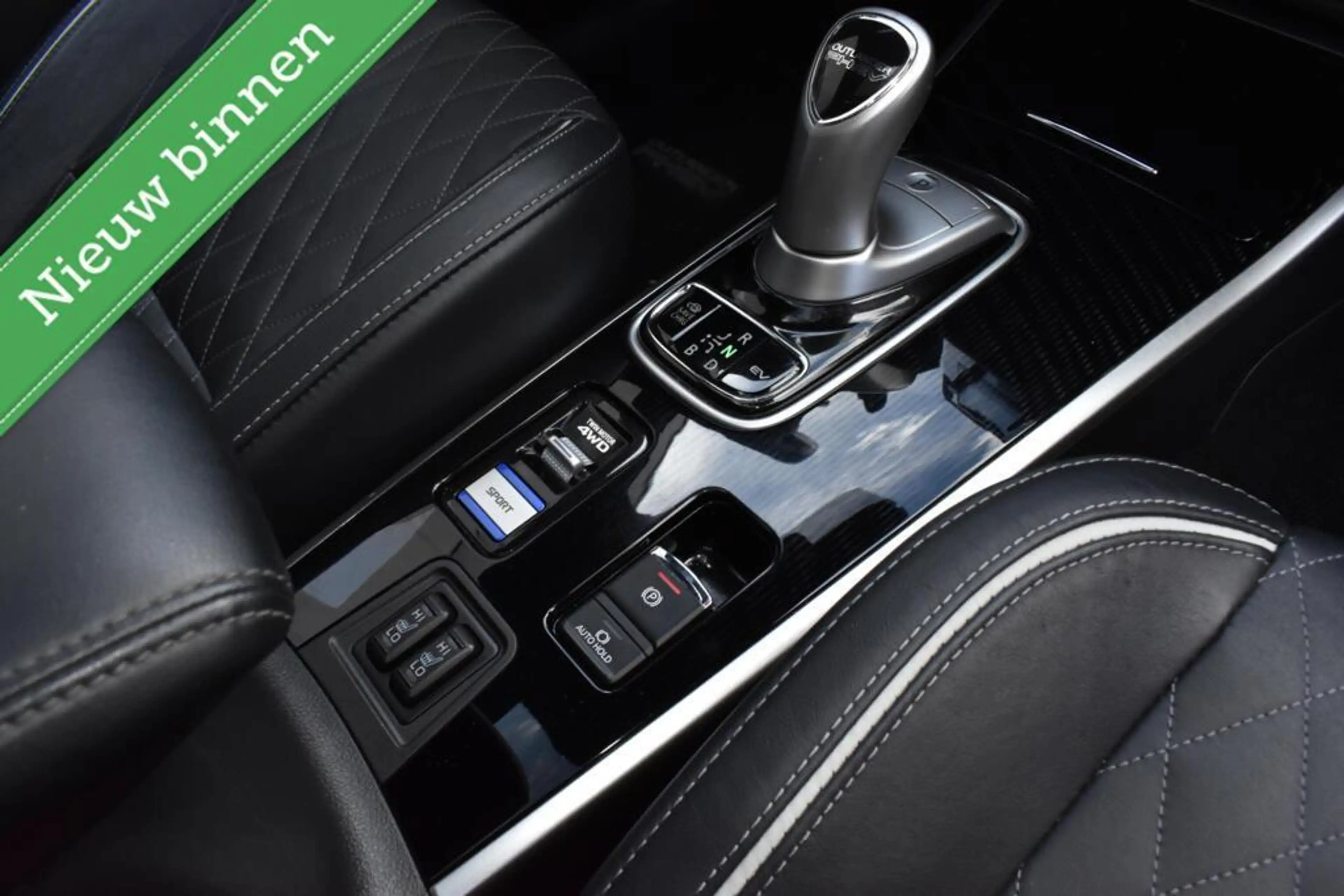 Mitsubishi Outlander 2.4 PHEV Diamand Edition LEDER VOL! 360º/PANORAMAD — photo 48