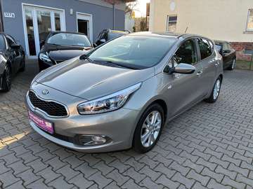 1.6 FIFA World Cup Edition / LPG / Navi / Kamera