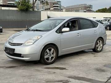 1,5 VVT-i Hybrid |Gut Erhaltener Zustand|