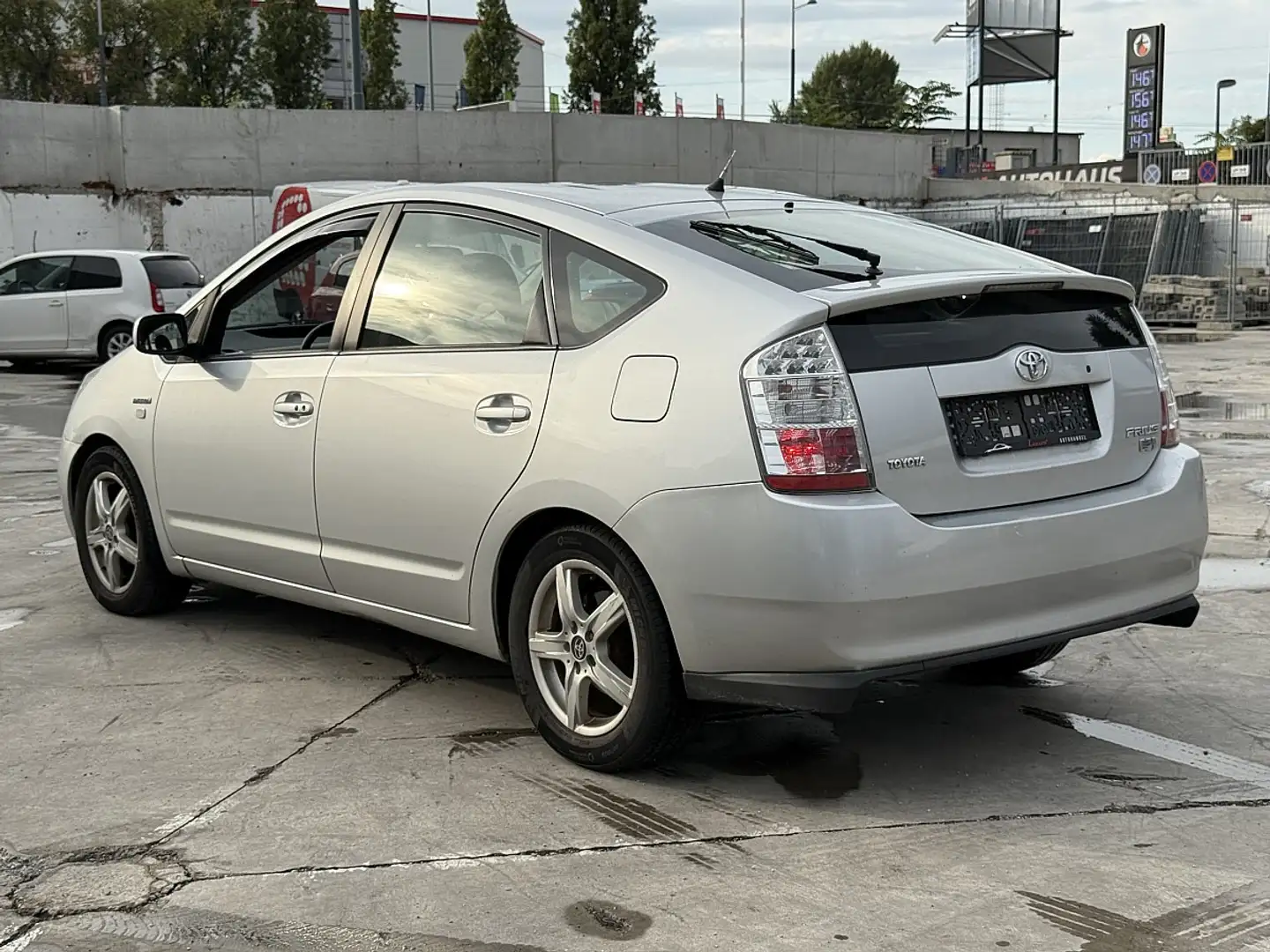 Toyota Prius 1,5 VVT-i Hybrid |Gut Erhaltener Zustand| Szary - 2