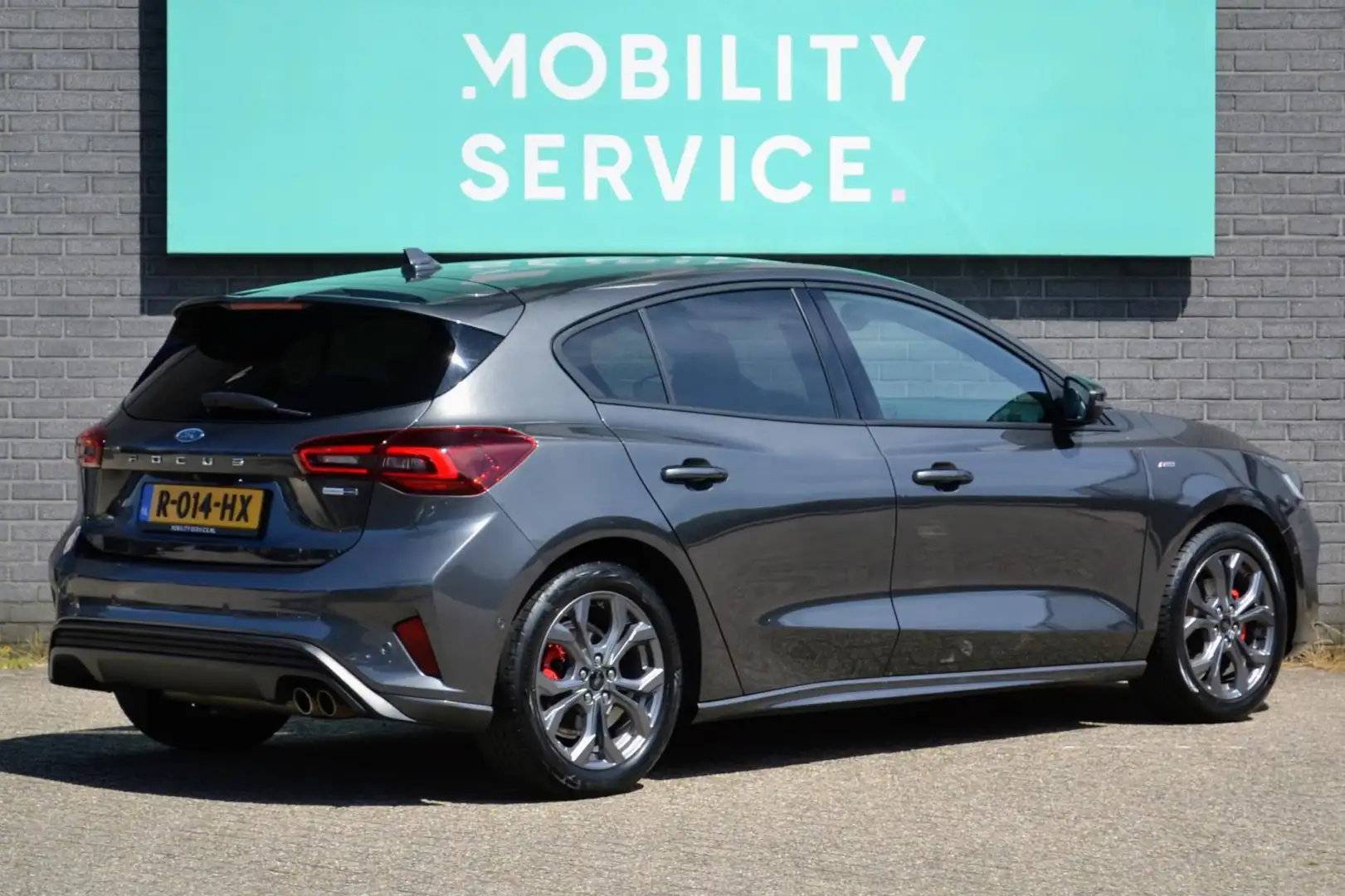 Ford Focus 1.0 EcoBoost Hybrid Titanium Vignale Grijs - 2