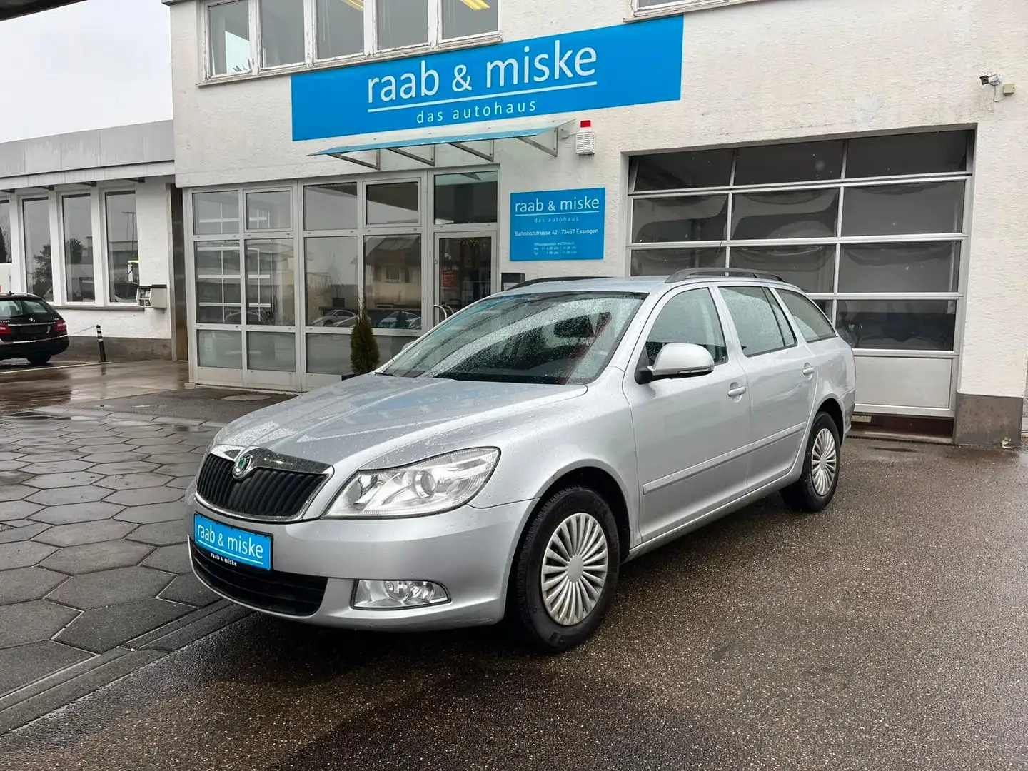 Skoda Octavia Combi Ambiente Silber - 2
