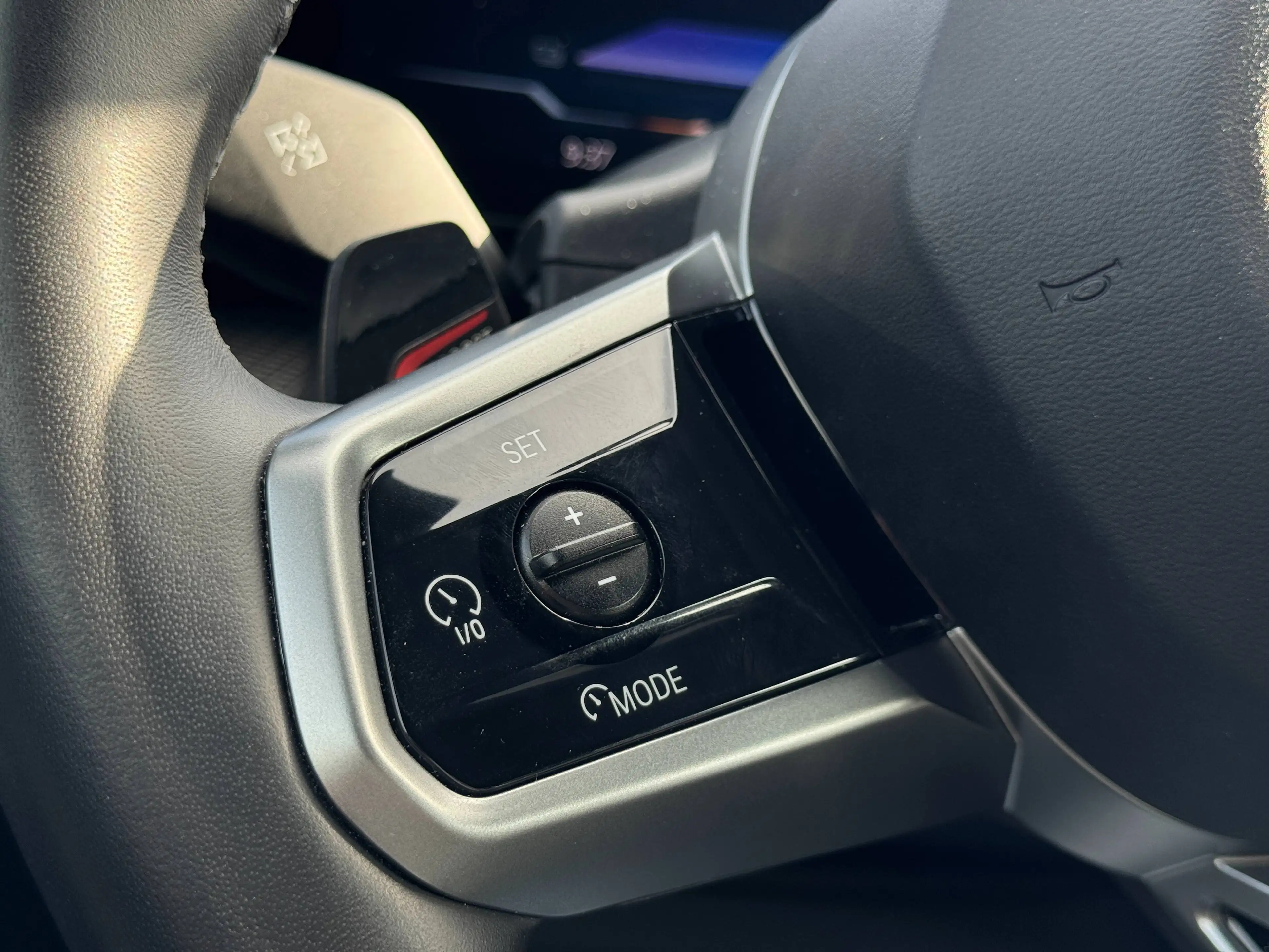 BMW i5 Touring eDrive40 / M Sport Pro / Sièges M / 360° / attache remorque — photo 11