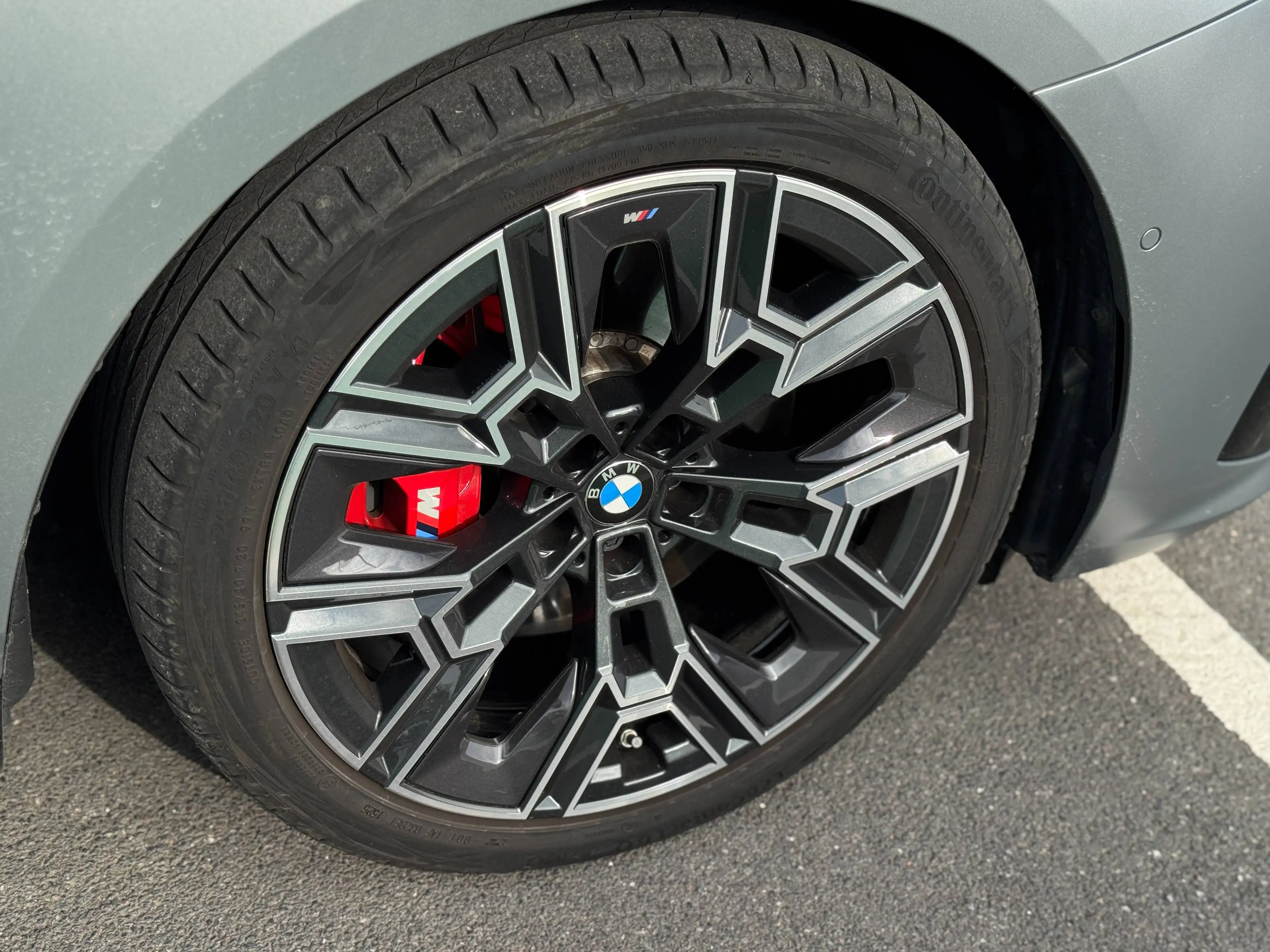 BMW i5 Touring eDrive40 / M Sport Pro / Sièges M / 360° / attache remorque — photo 5