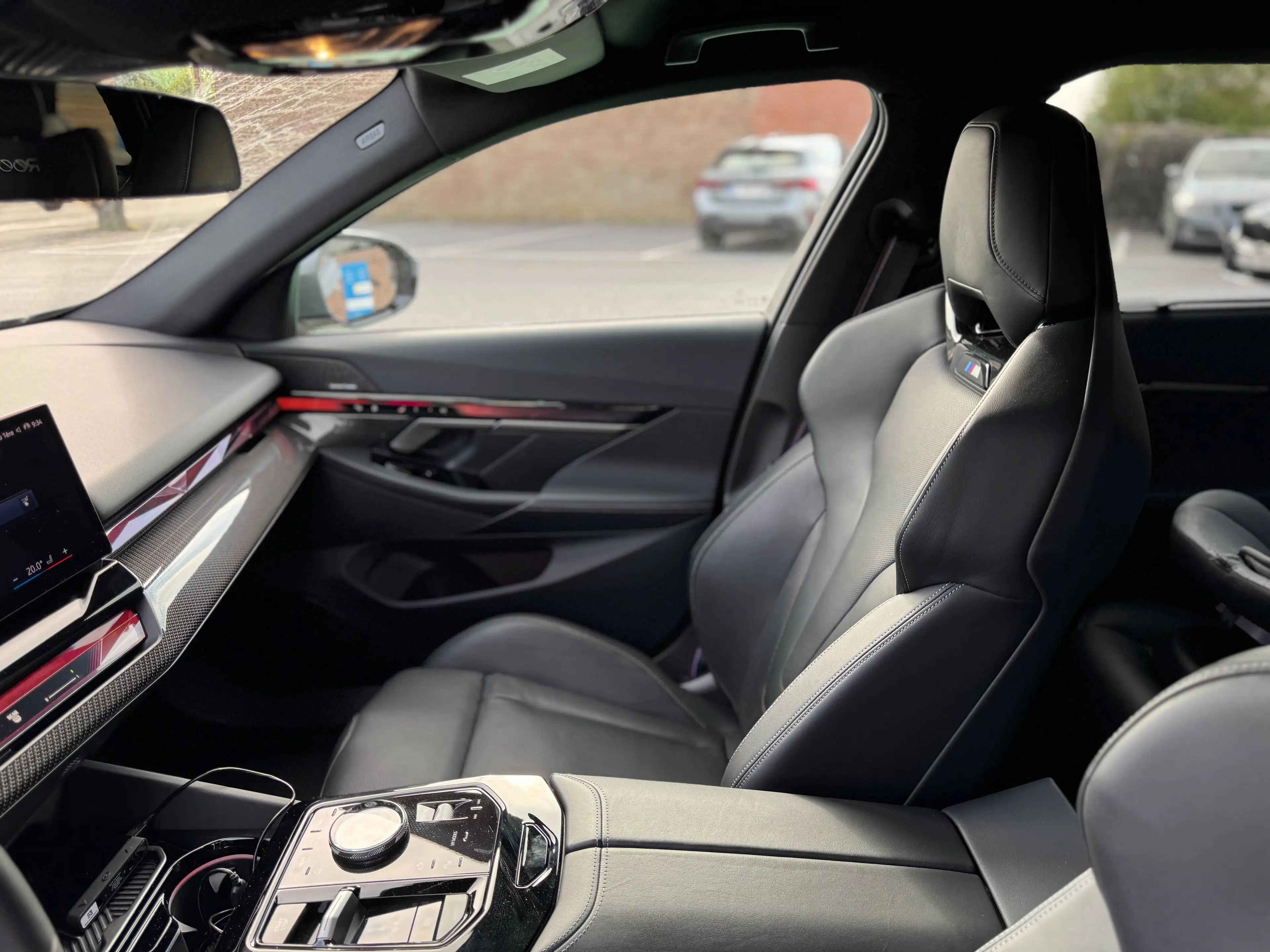 BMW i5 Touring eDrive40 / M Sport Pro / Sièges M / 360° / attache remorque — photo 9