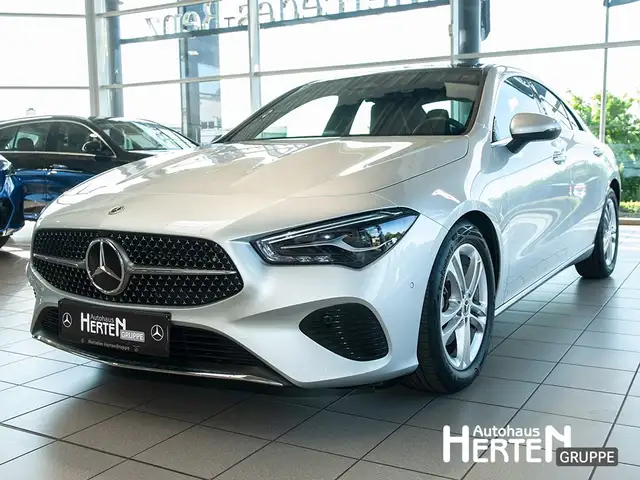 Mercedes-Benz CLA 180 +PROGRESIVE+PANO+KEYLESS+LED+R-KAMERA+SHZ