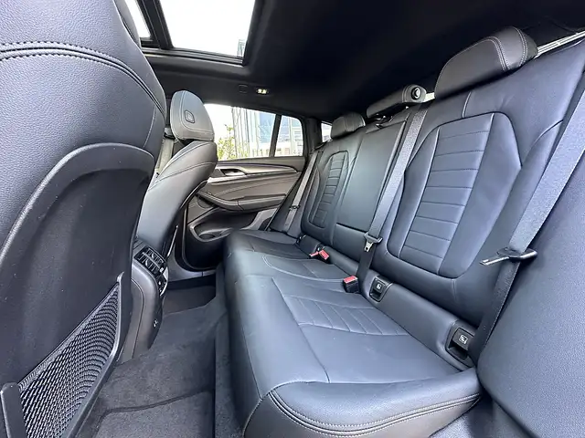 BMW X4 xDrive20i M-Paket Aut. / AHK / Pano / Head Up /... Ansicht 15
