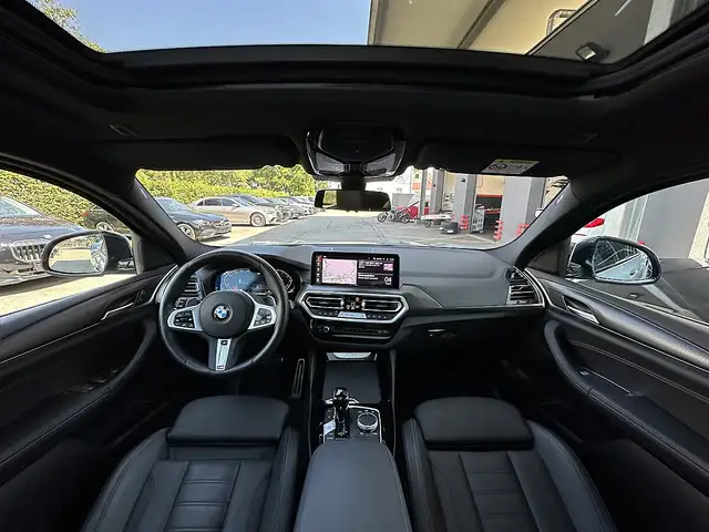 BMW X4 xDrive20i M-Paket Aut. / AHK / Pano / Head Up /... Ansicht 17