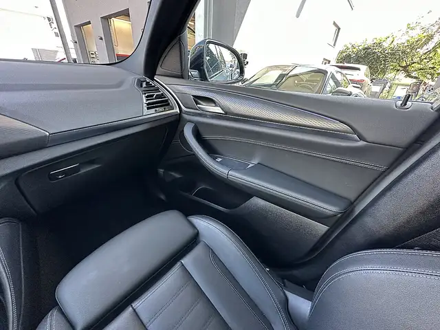 BMW X4 xDrive20i M-Paket Aut. / AHK / Pano / Head Up /... Ansicht 27
