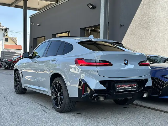 BMW X4 xDrive20i M-Paket Aut. / AHK / Pano / Head Up /... Ansicht 6
