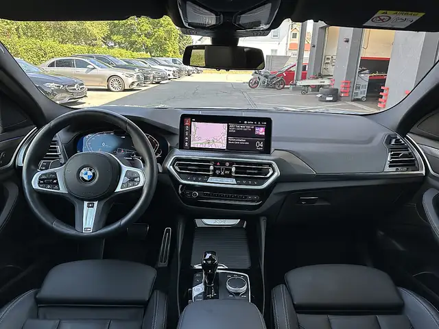 BMW X4 xDrive20i M-Paket Aut. / AHK / Pano / Head Up /... Ansicht 18