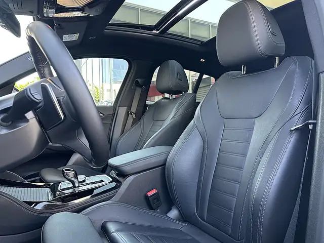 BMW X4 xDrive20i M-Paket Aut. / AHK / Pano / Head Up /... Ansicht 31
