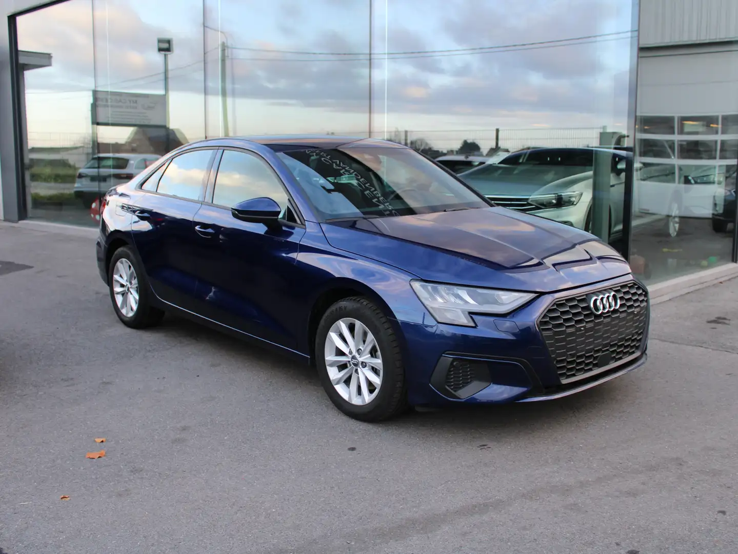 Audi A3 30TFSI-110PK-1.0 BERLINE-AC-NAVI-VEEL OPTIES-PDC Bleu - 1