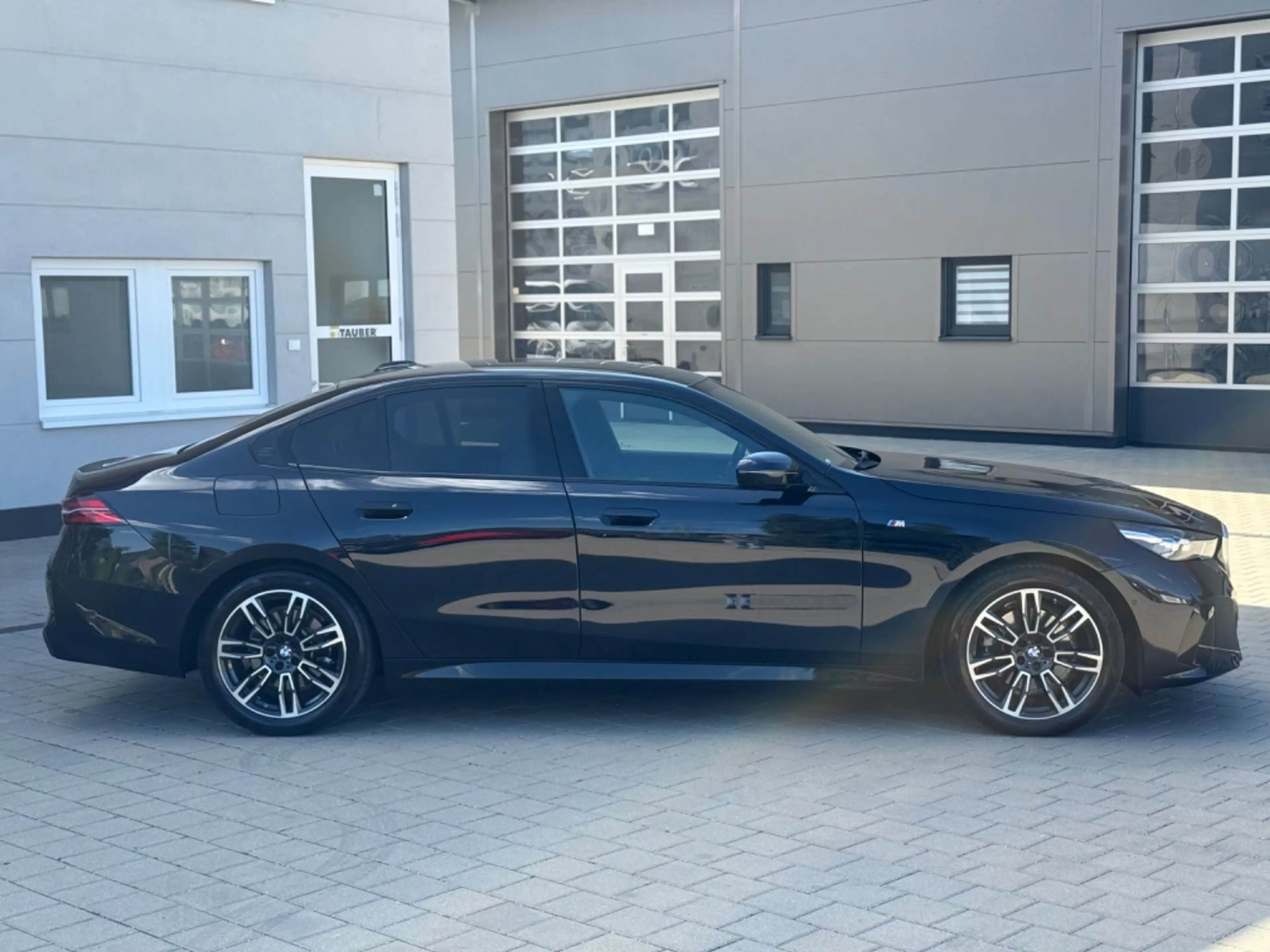 BMW 520 G60 5 Limousine 520 d xDrive M Sport H&K/360 — photo 6