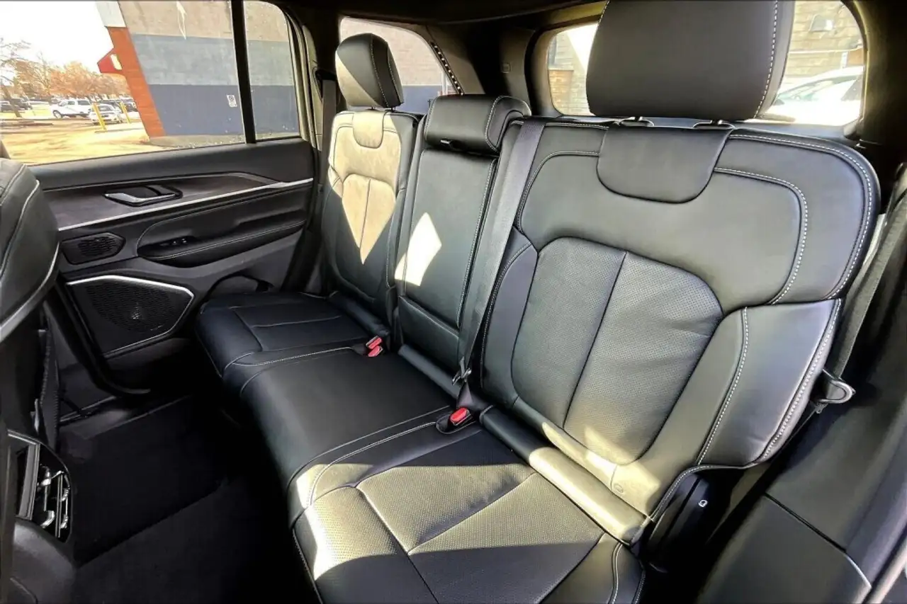Jeep Grand Cherokee снимка Jeep Grand Cherokee