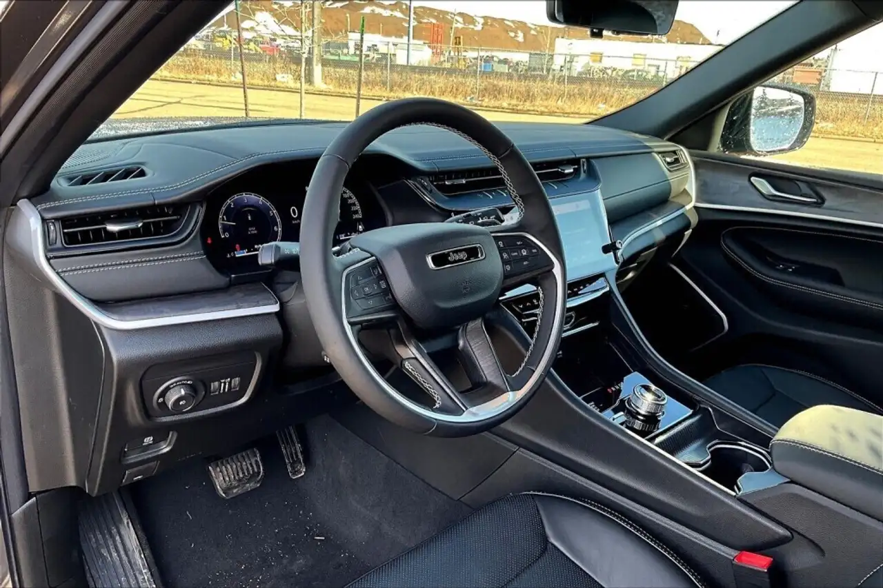 Jeep Grand Cherokee снимка Jeep Grand Cherokee