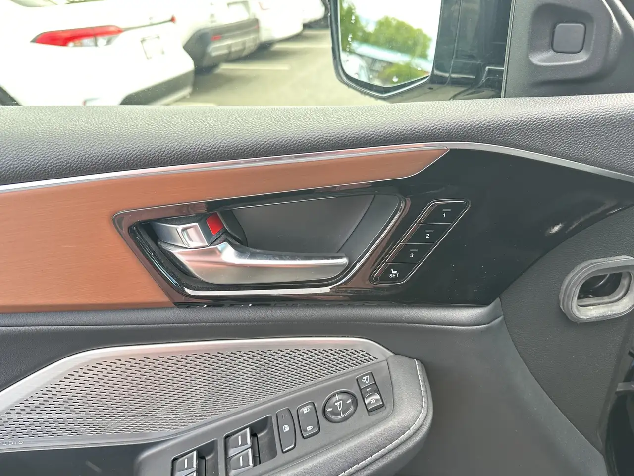 Acura MDX photo Acura MDX