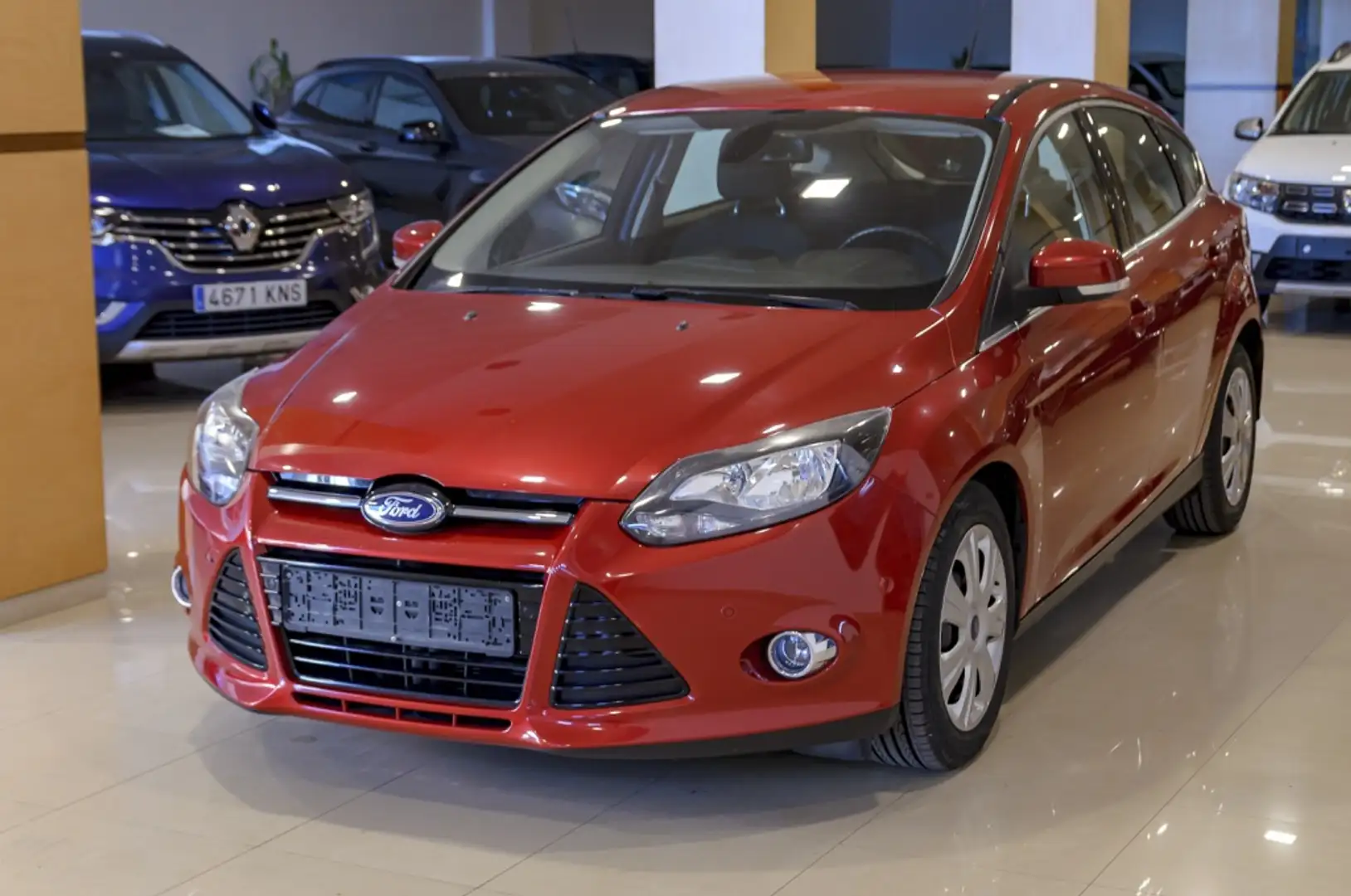 Ford Focus 1.0 Ecoboost Auto-S&S Trend Rojo - 1