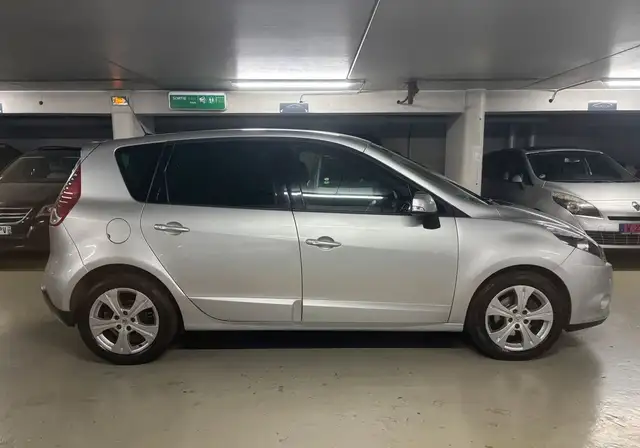 Renault Scenic view 5