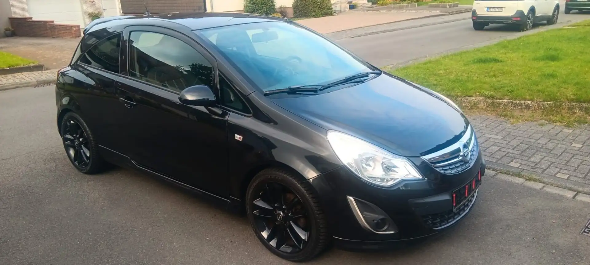 Opel Corsa D Color Edition OPC LINE Schwarz - 2
