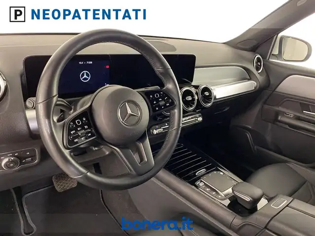 Mercedes-Benz GLB view 12