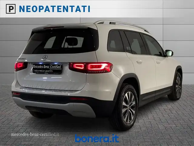 Mercedes-Benz GLB view 3