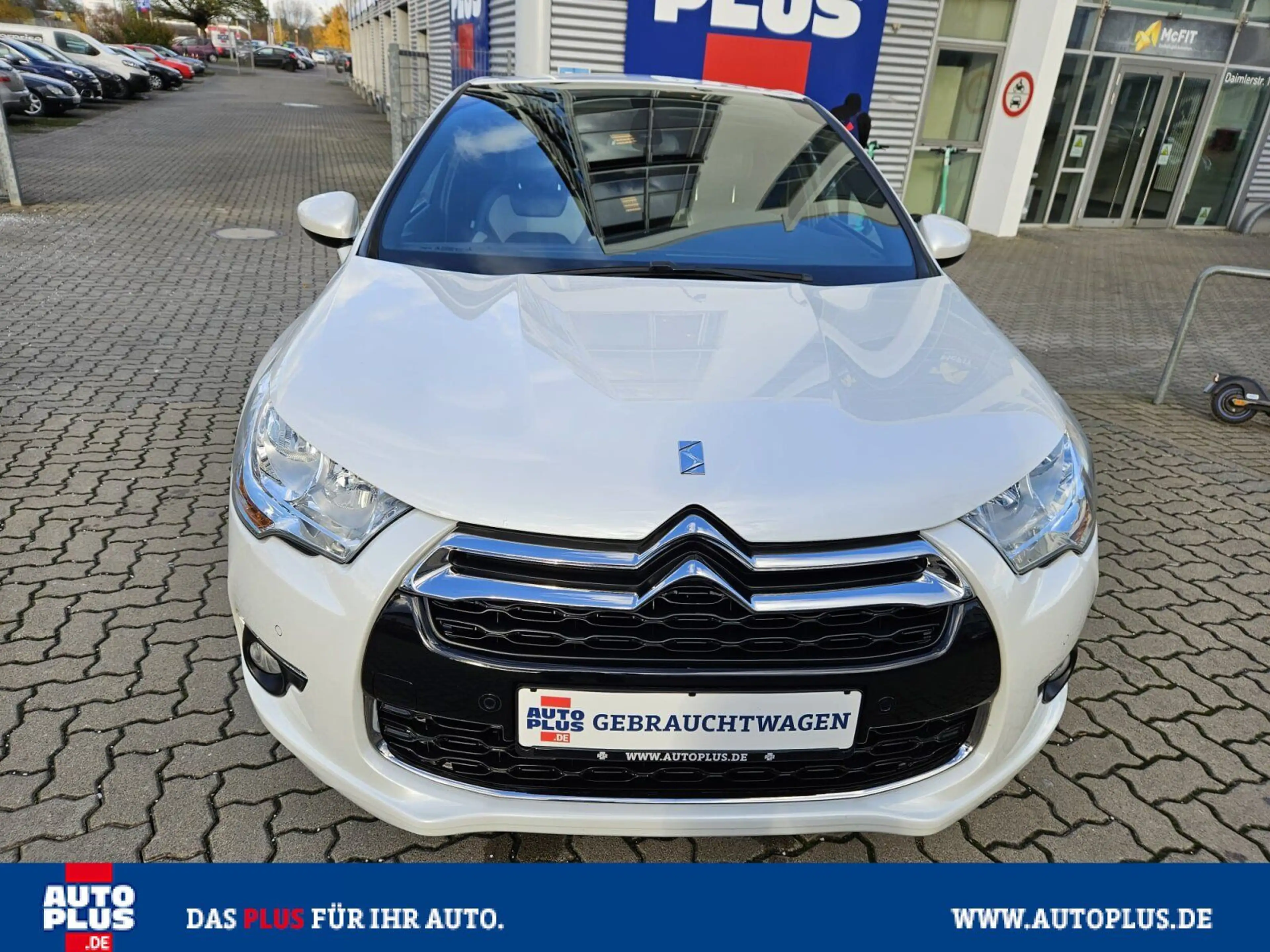 Citroen DS4 e-HDi 115 Chic NAVI+LEDER+PDC+MASSAGESITZE — photo 15