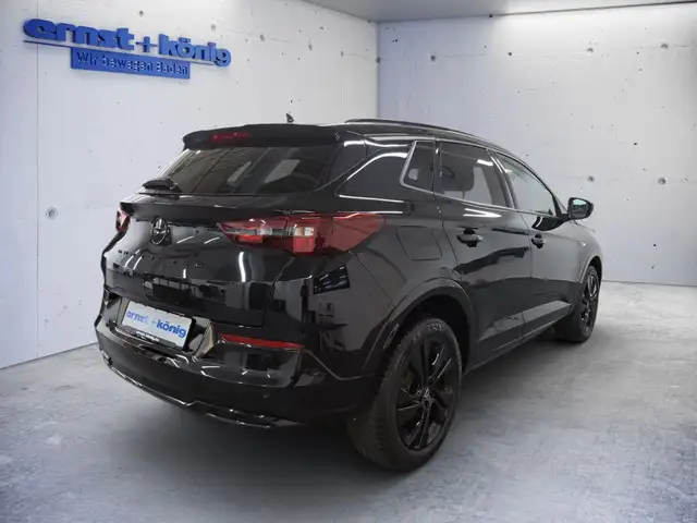 Opel Grandland view 3