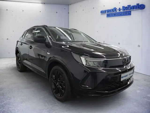 Opel Grandland view 2