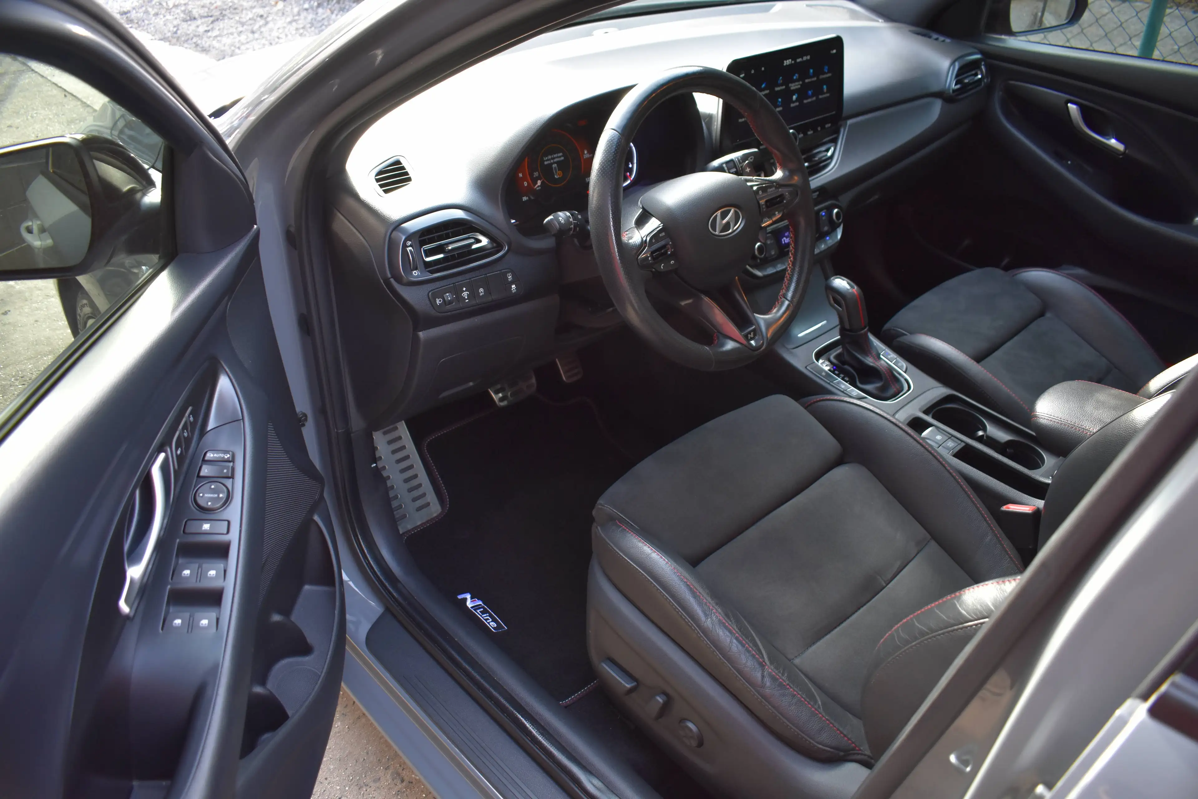 Hyundai i30 1.5 T-GDi MHEV Sky N-Line Sensation DCT / FULL OPTION / 1er MAIN / HISTORIQUE / GARANTIE ! — photo 14