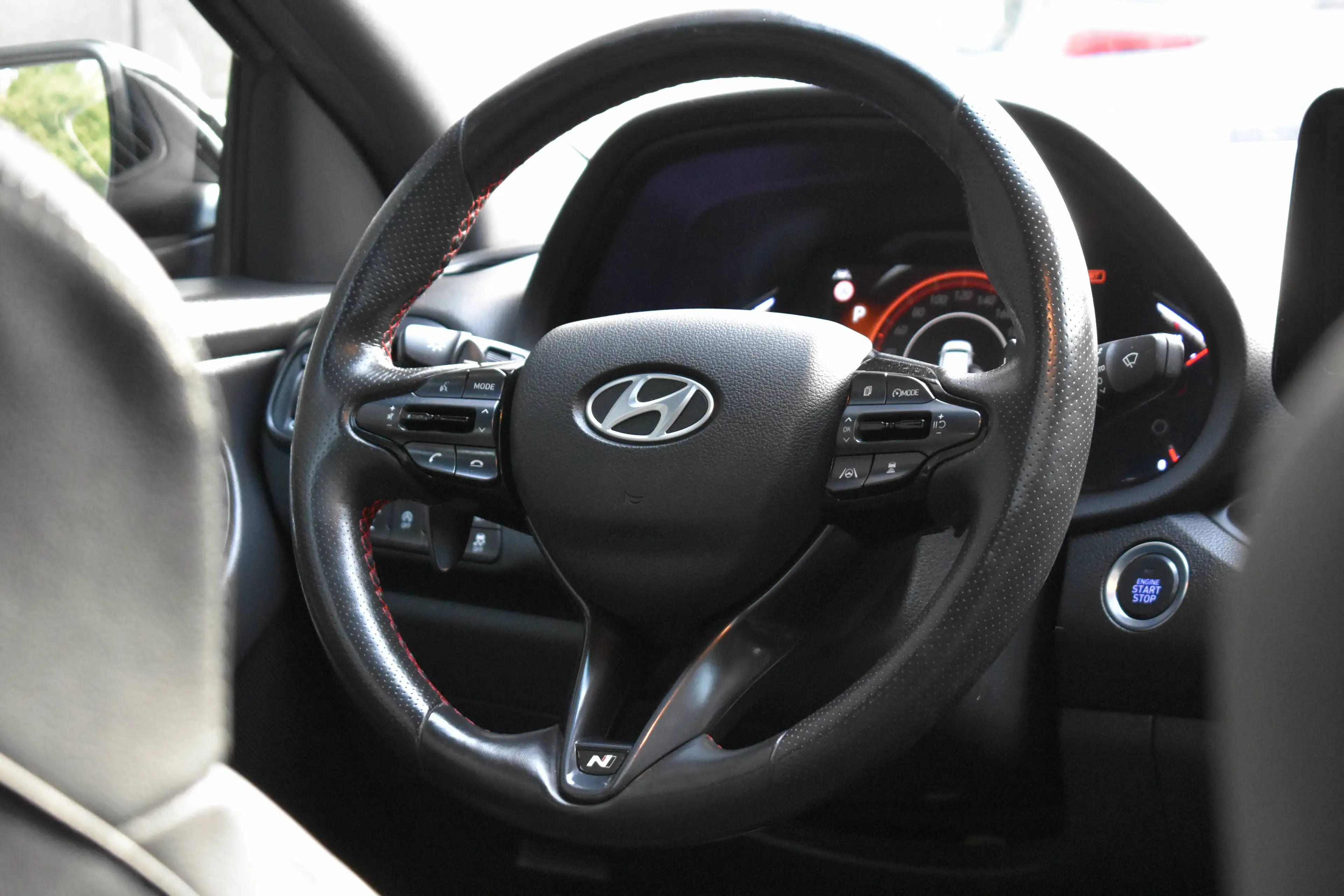 Hyundai i30 1.5 T-GDi MHEV Sky N-Line Sensation DCT / FULL OPTION / 1er MAIN / HISTORIQUE / GARANTIE ! — photo 15