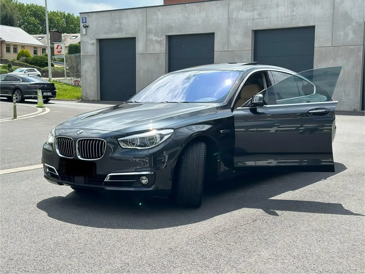 BMW 530 530d Gran Turismo Aut. Zwart - 2