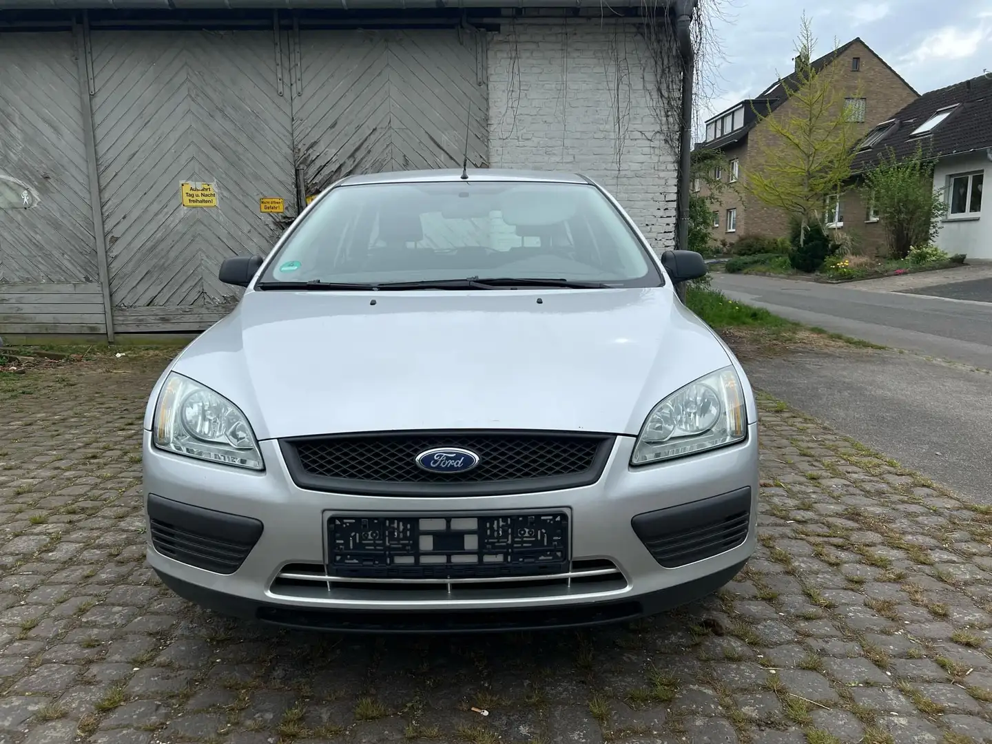 Ford Focus 1.6 TDCI * 1 Jahr Tüv & Fahrbereit * - 2