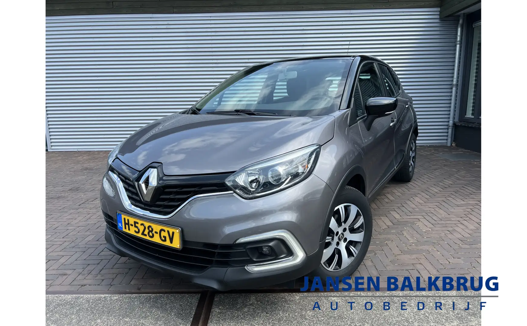 Renault Captur 0.9 TCe Version S Grijs - 1