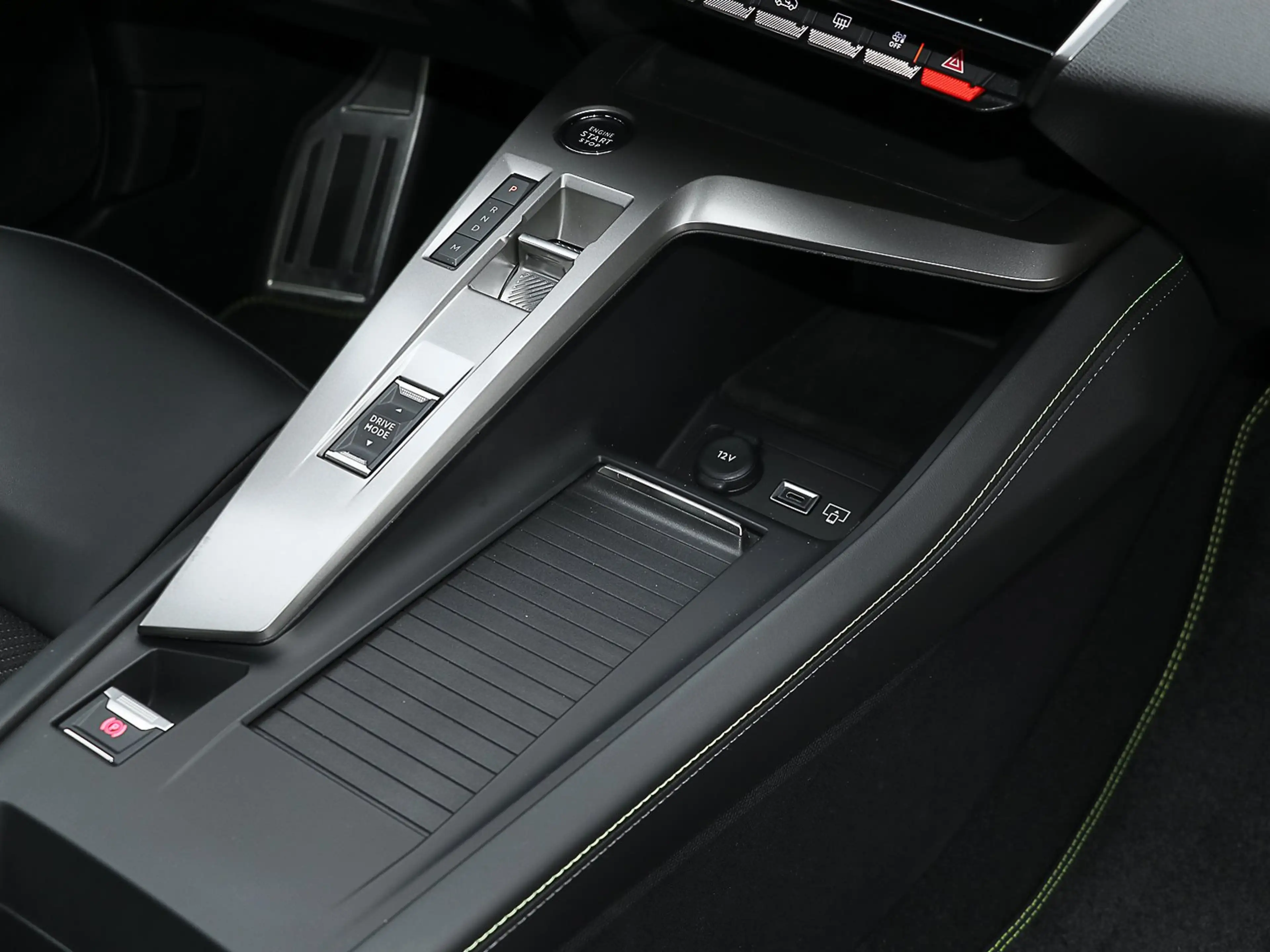 Peugeot 408 GT HYBRID 136 e-DSC6 360/ACC/Kam./KeyLess — photo 14