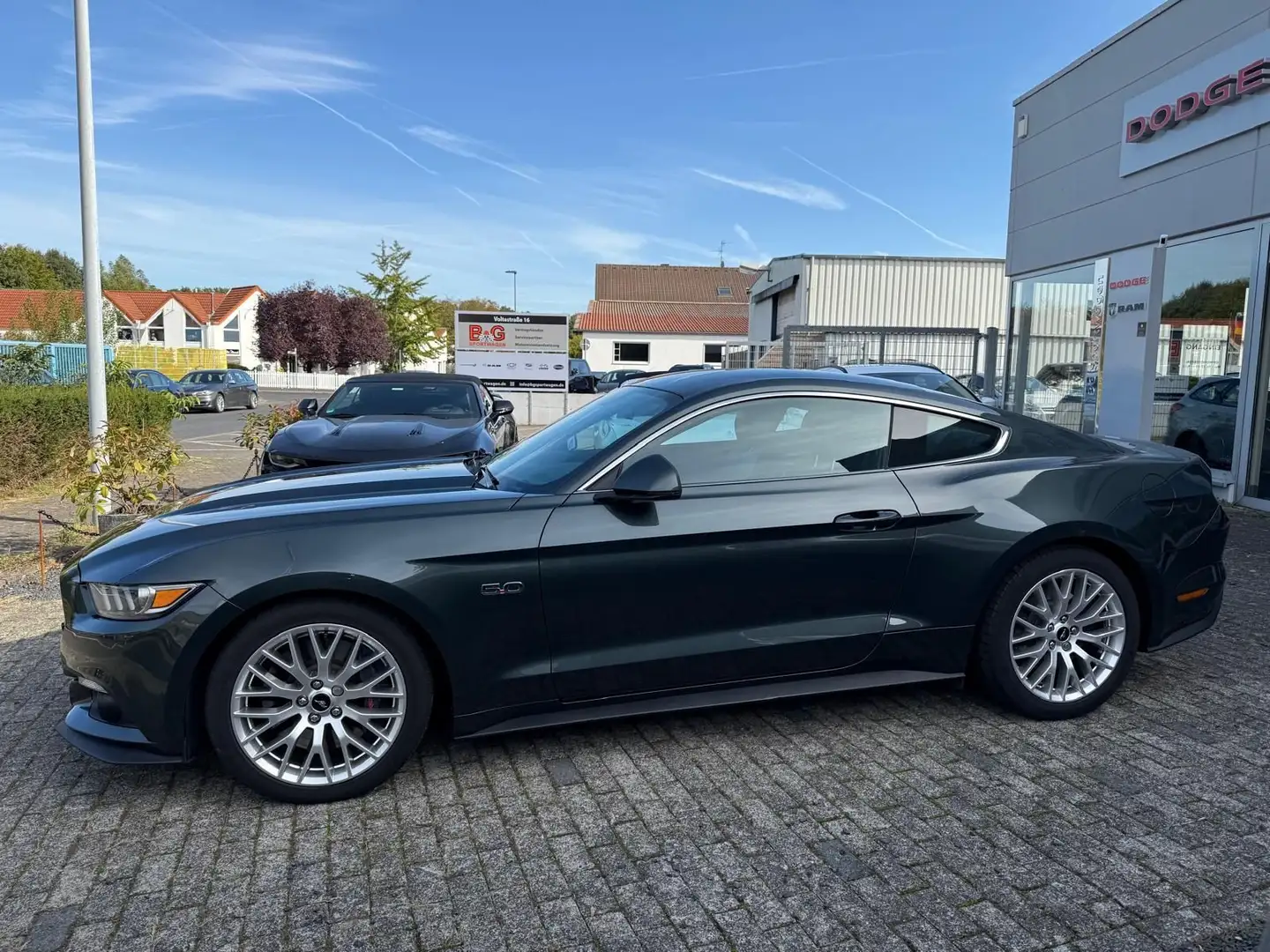 Ford Mustang GT I EU-Mod I Automatik I Grün - 2