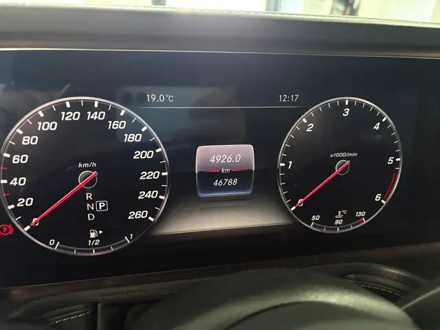 Mercedes-Benz G-Class view 13