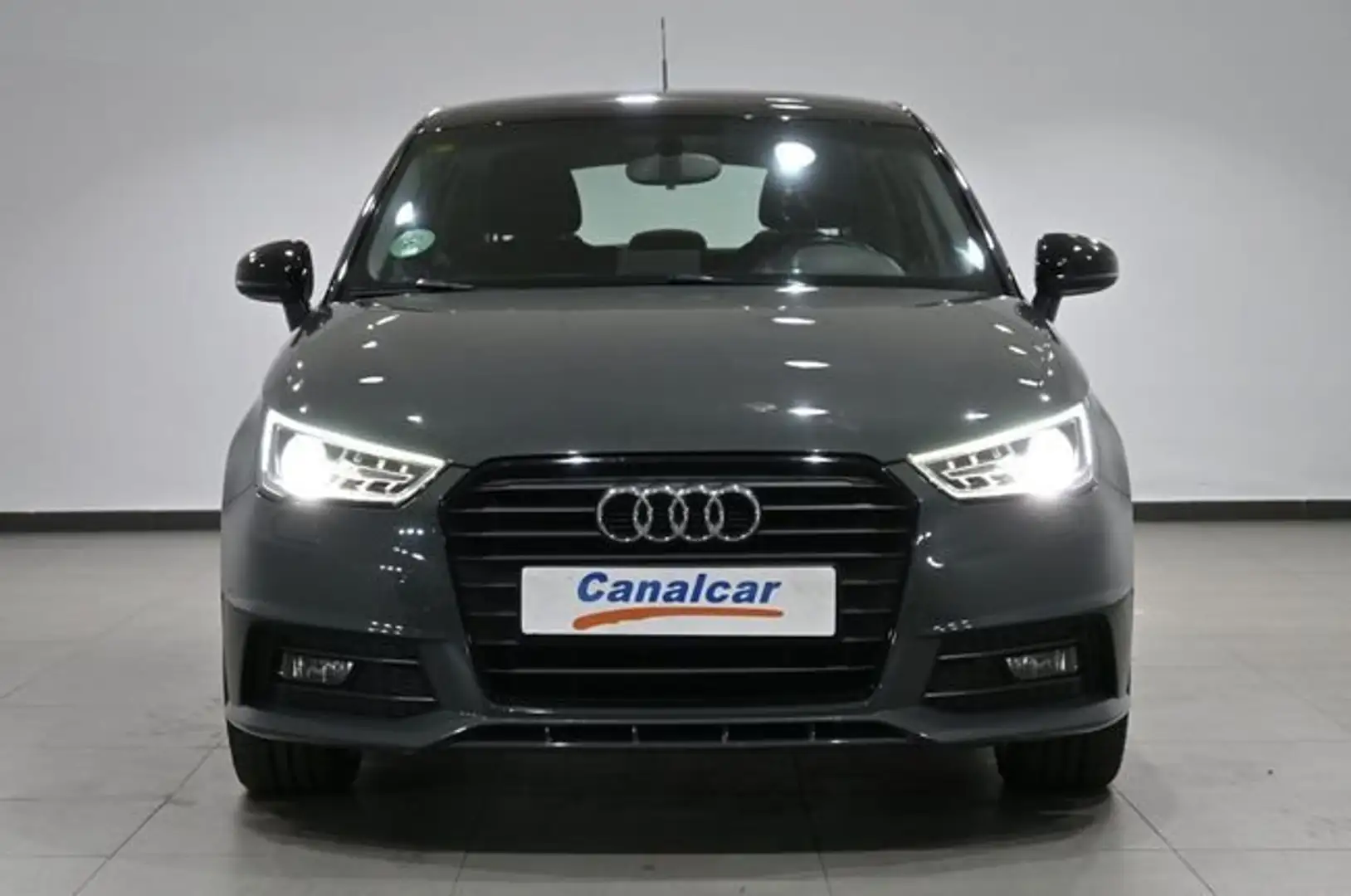 Audi A1 Sportback 1.4 TDI ultra 90 CV Design Gris - 2
