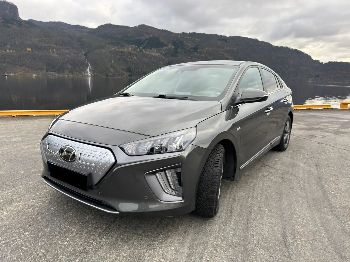 Hyundai IONIQ IONIQ Elektro Premium Grau - 1
