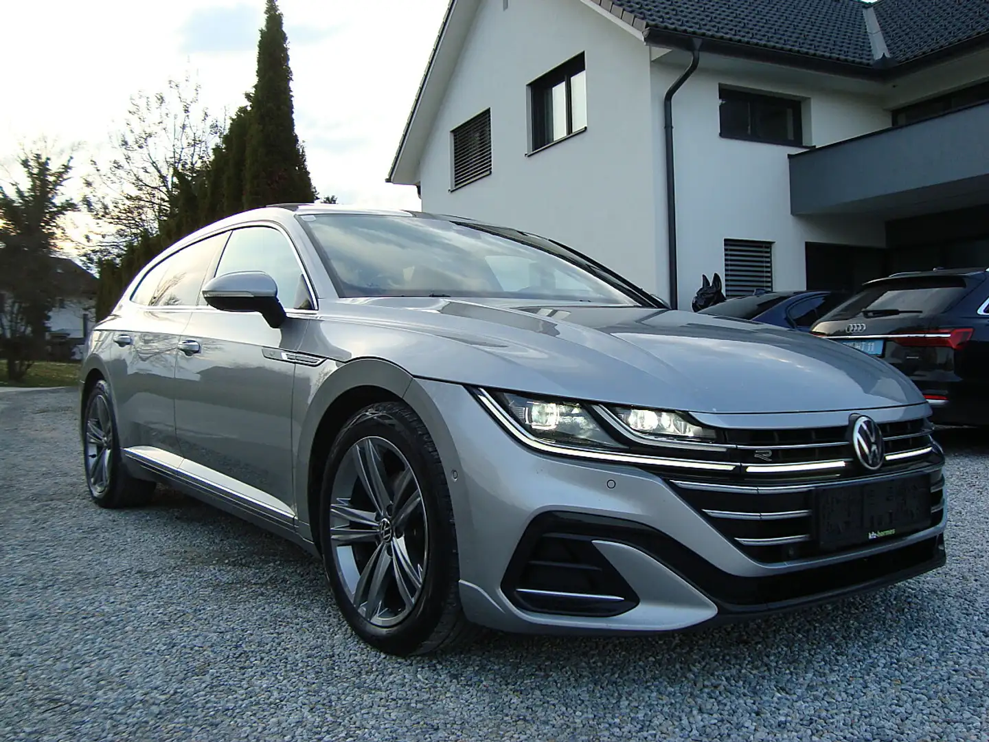 Volkswagen Arteon SB R-Line 2,0 TDI 4Motion DSG 200PS Voll !! Silber - 1