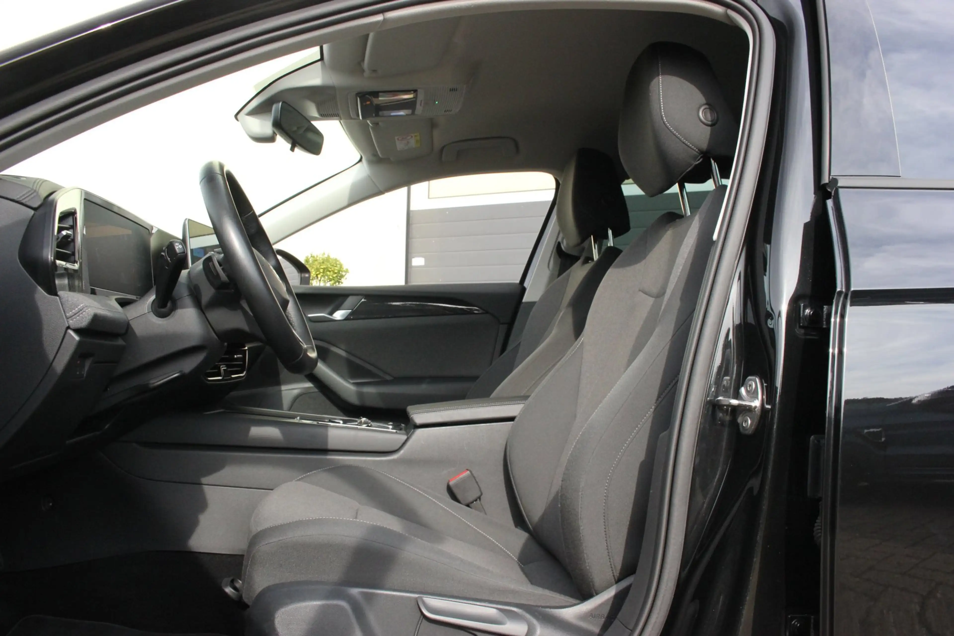 Volkswagen Passat Variant 1.5 eTSI Business | Camera | Carplay | — photo 12