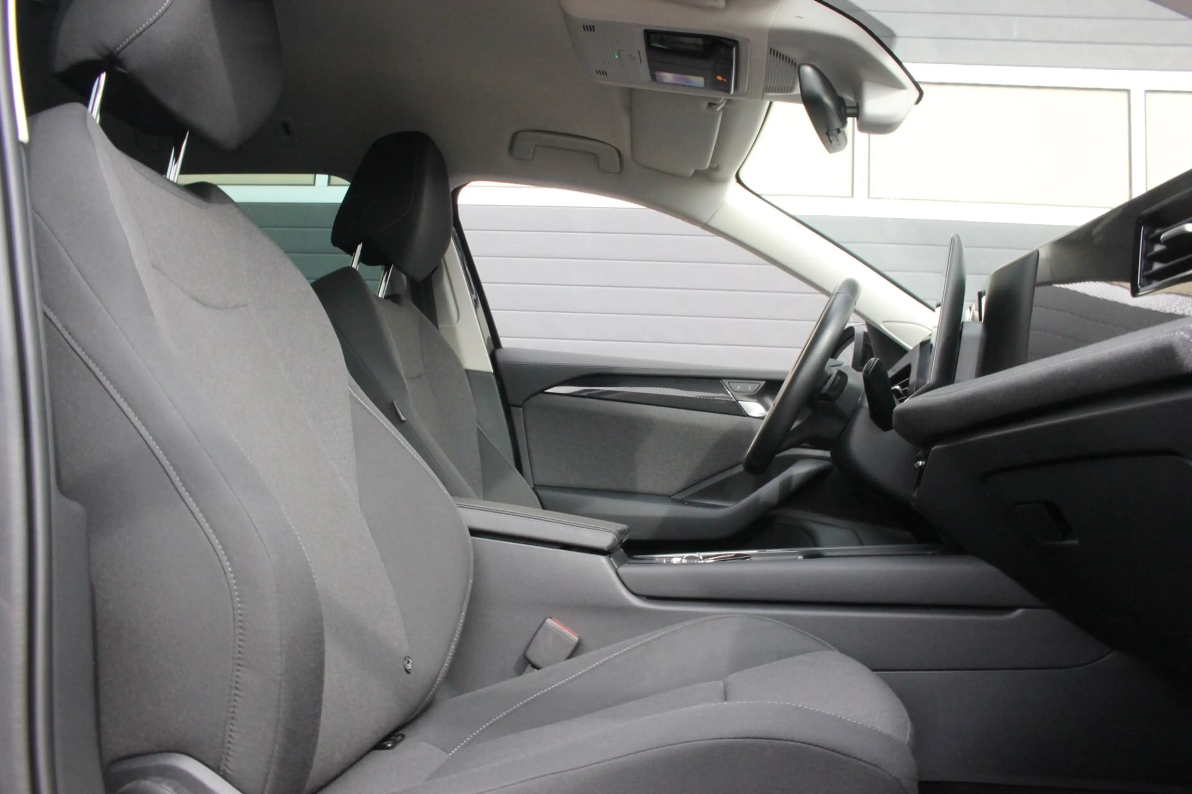 Volkswagen Passat Variant 1.5 eTSI Business | Camera | Carplay | — photo 23