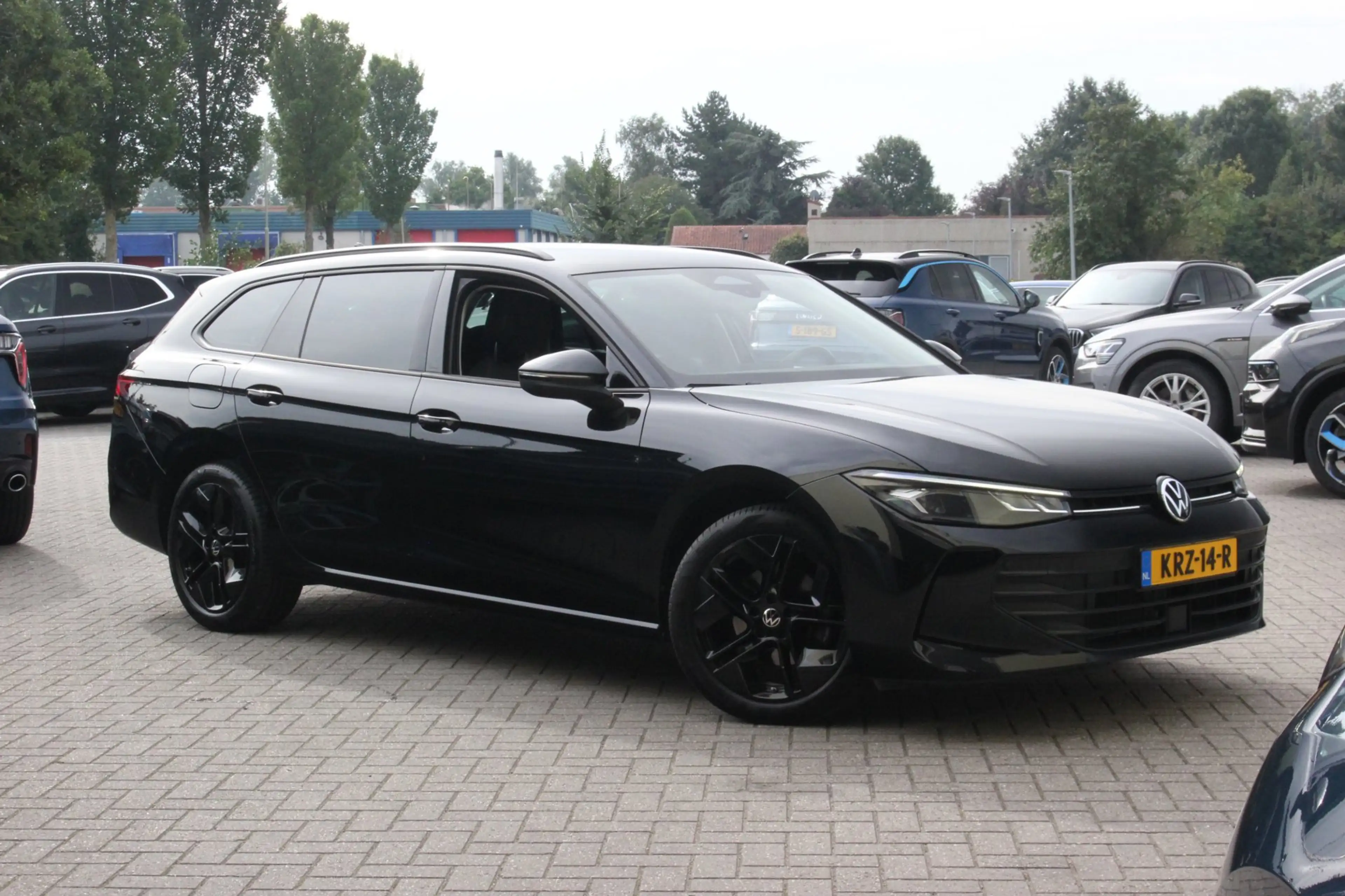 Volkswagen Passat Variant 1.5 eTSI Business | Camera | Carplay | — photo 26