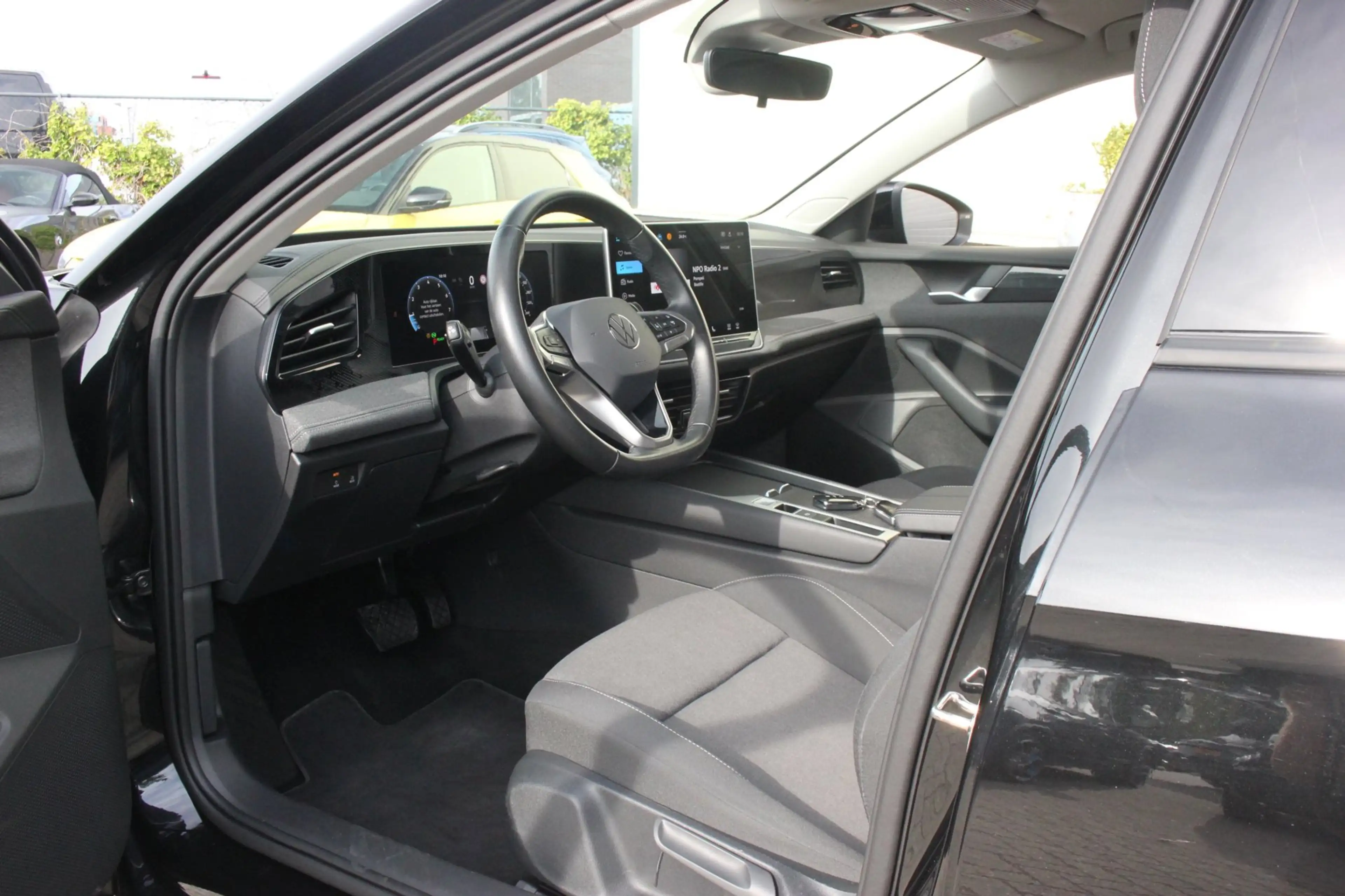 Volkswagen Passat Variant 1.5 eTSI Business | Camera | Carplay | — photo 2