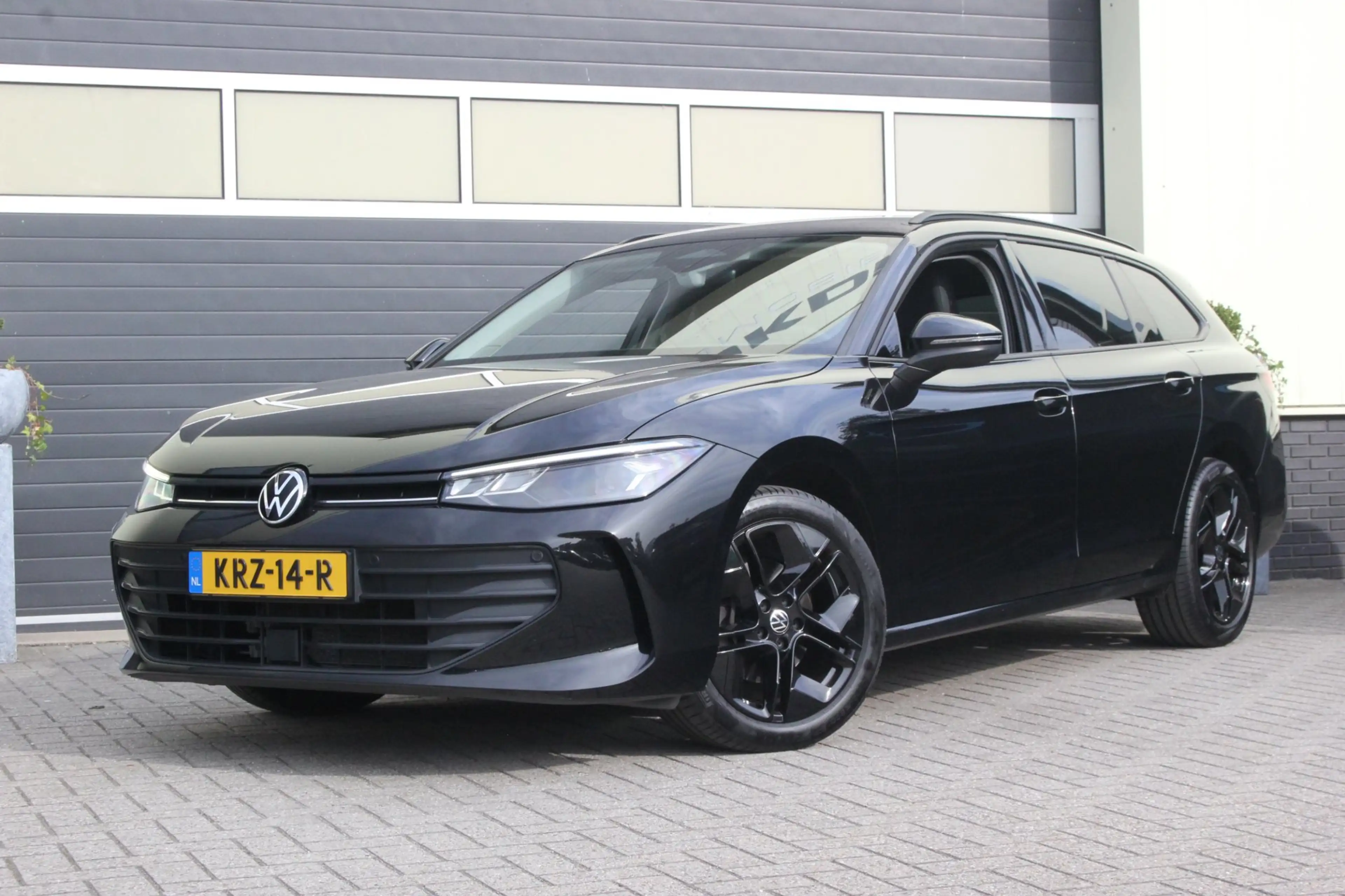 Volkswagen Passat Variant 1.5 eTSI Business | Camera | Carplay | — photo 10